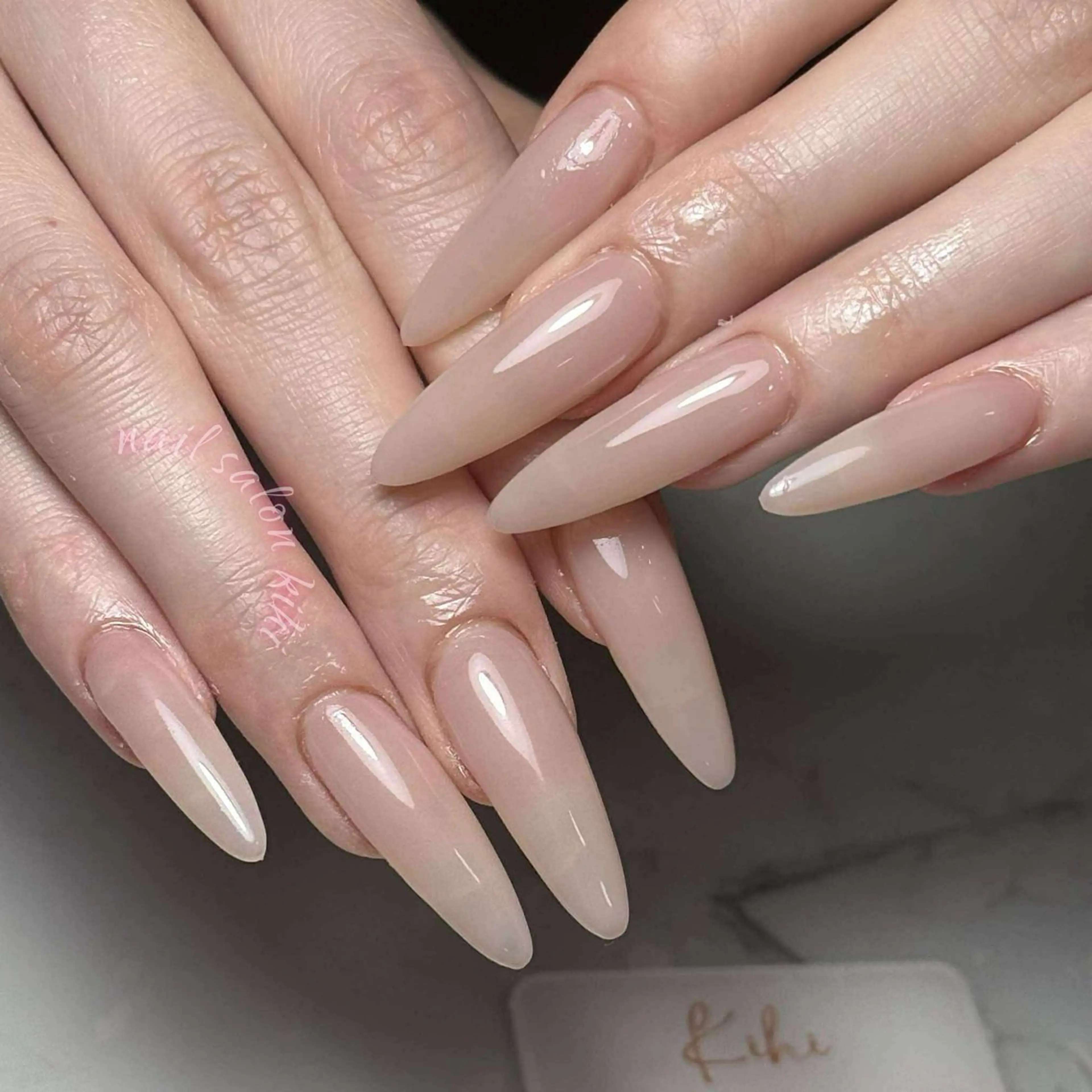 ネイル アートネイル フレンチネイル ジェルネイル グラデーション 韓国ネイル ハンドネイル 💕鈴木ユリ パラジェル/オフ無料のネイルデザイン