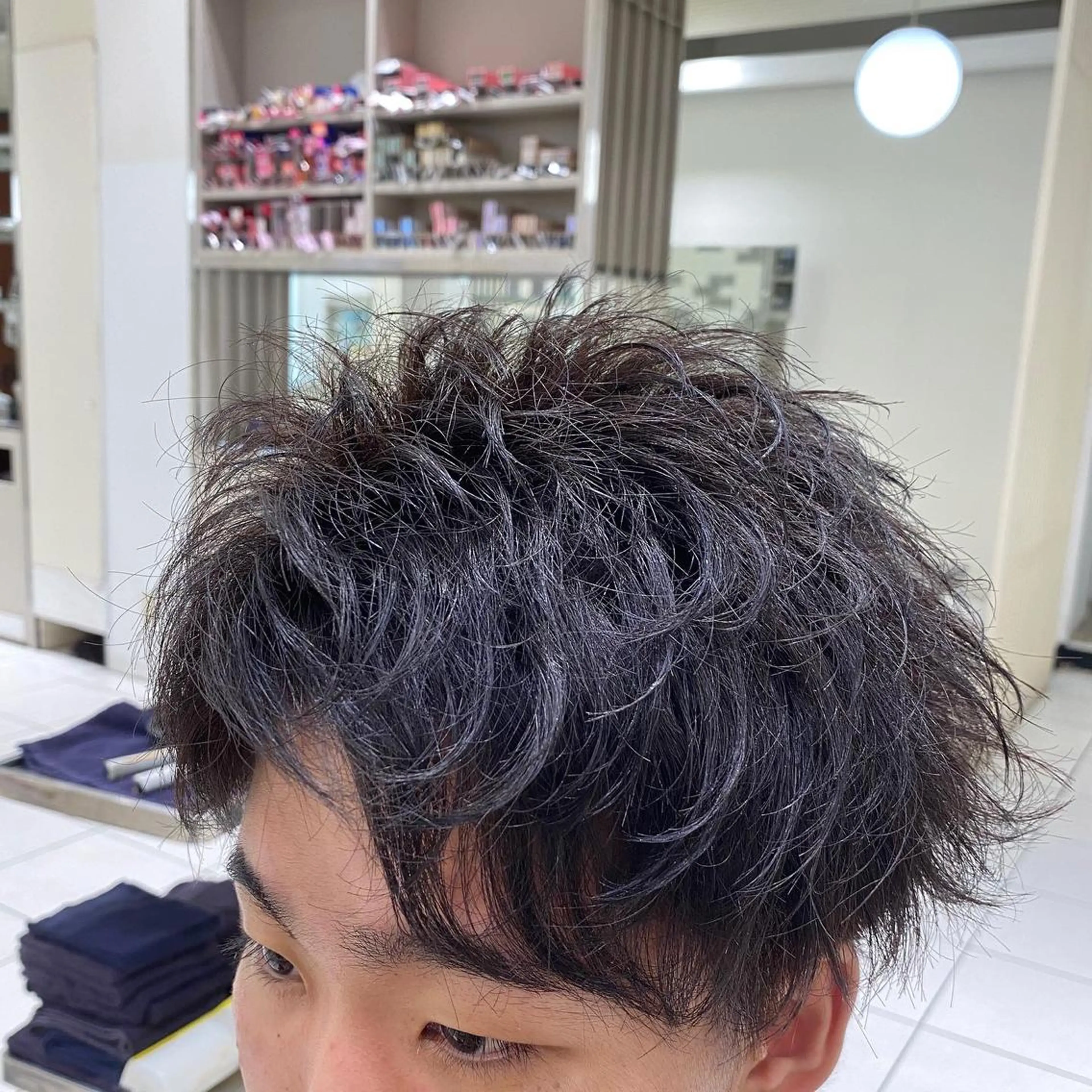 カラー アッシュ アッシュブラウン ブラウンカラー 韓国ヘア レイヤーカットのヘアスタイル