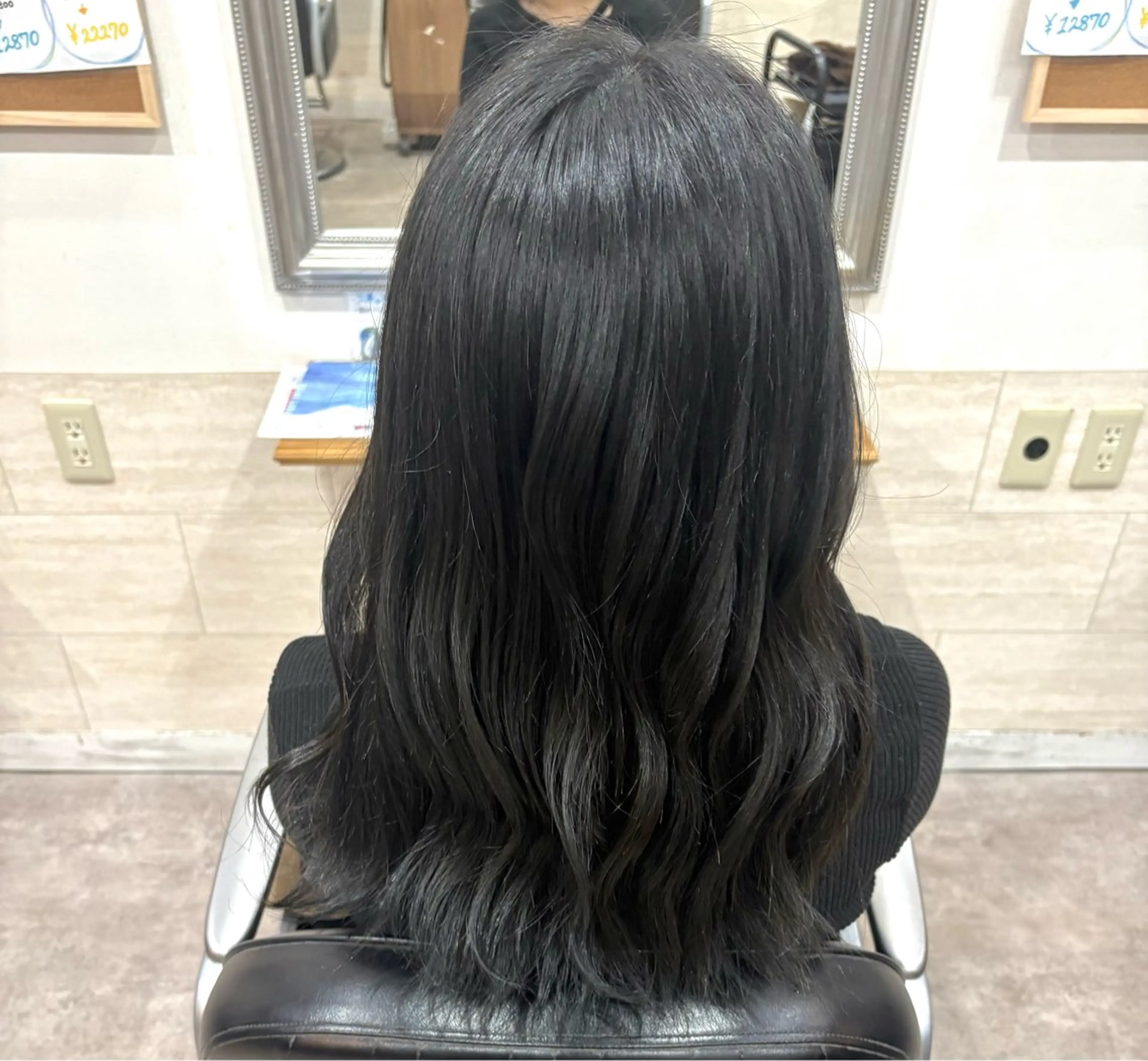 ロング カラー ヘアカラー 堀川 希歩のヘアスタイル