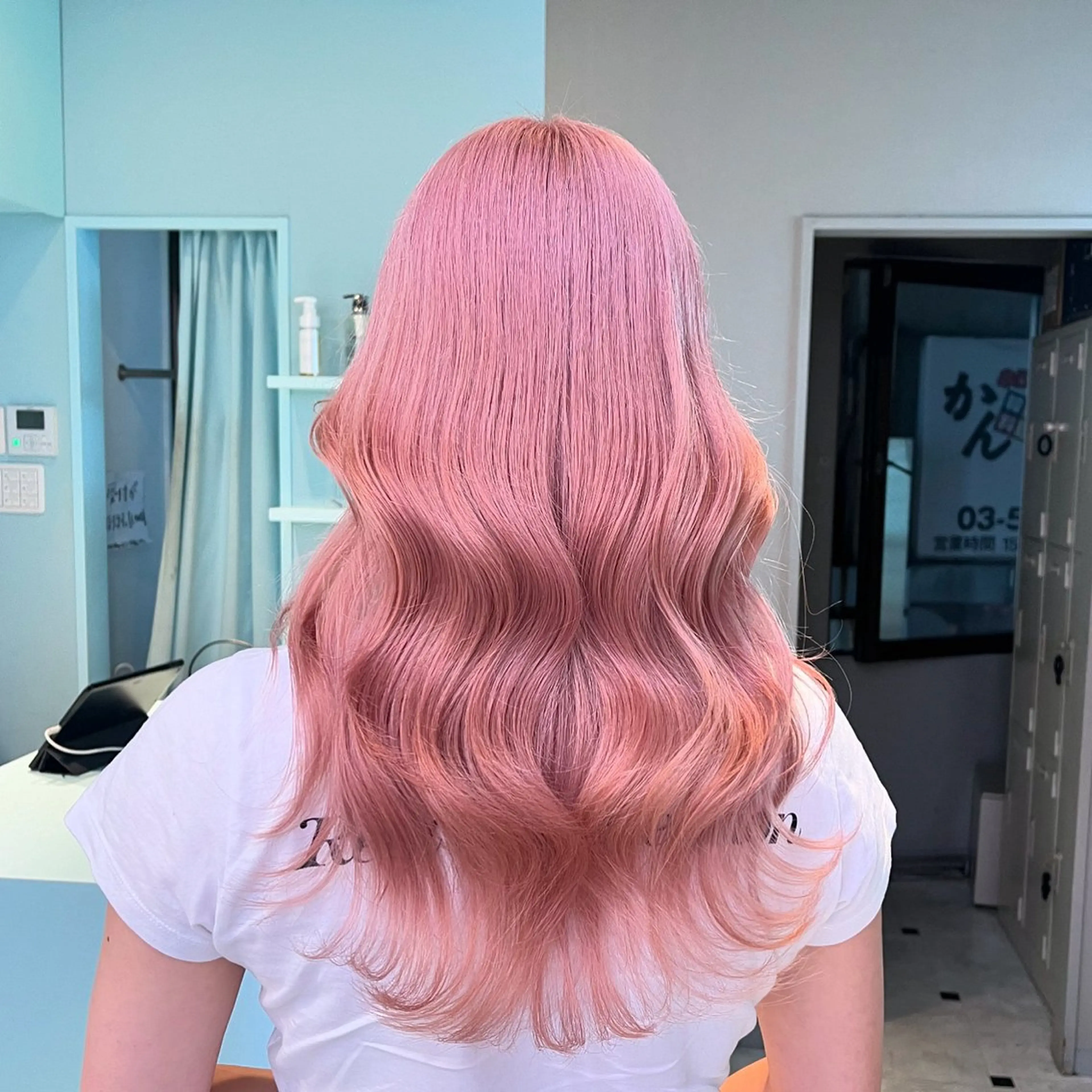 セミロング カラー ヘアカラー ブリーチカラー 🩵MIZUKIのヘアスタイル