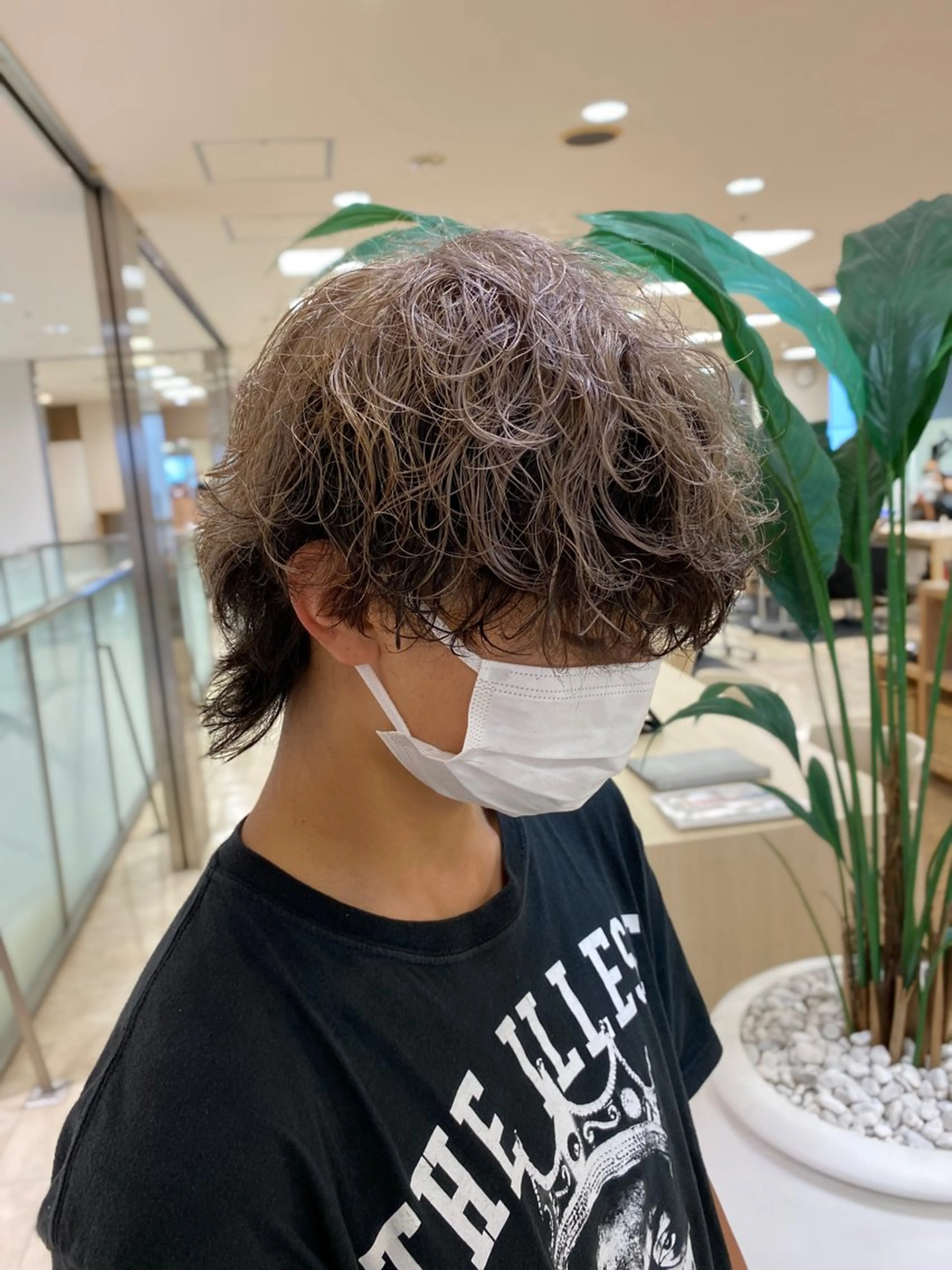 ミディアム カラー パーマ メンズ 波巻きパーマ メンズウルフカット ウルフカット 銀座/ハイライト特化 🌿ブリーチ/片山のヘアスタイル