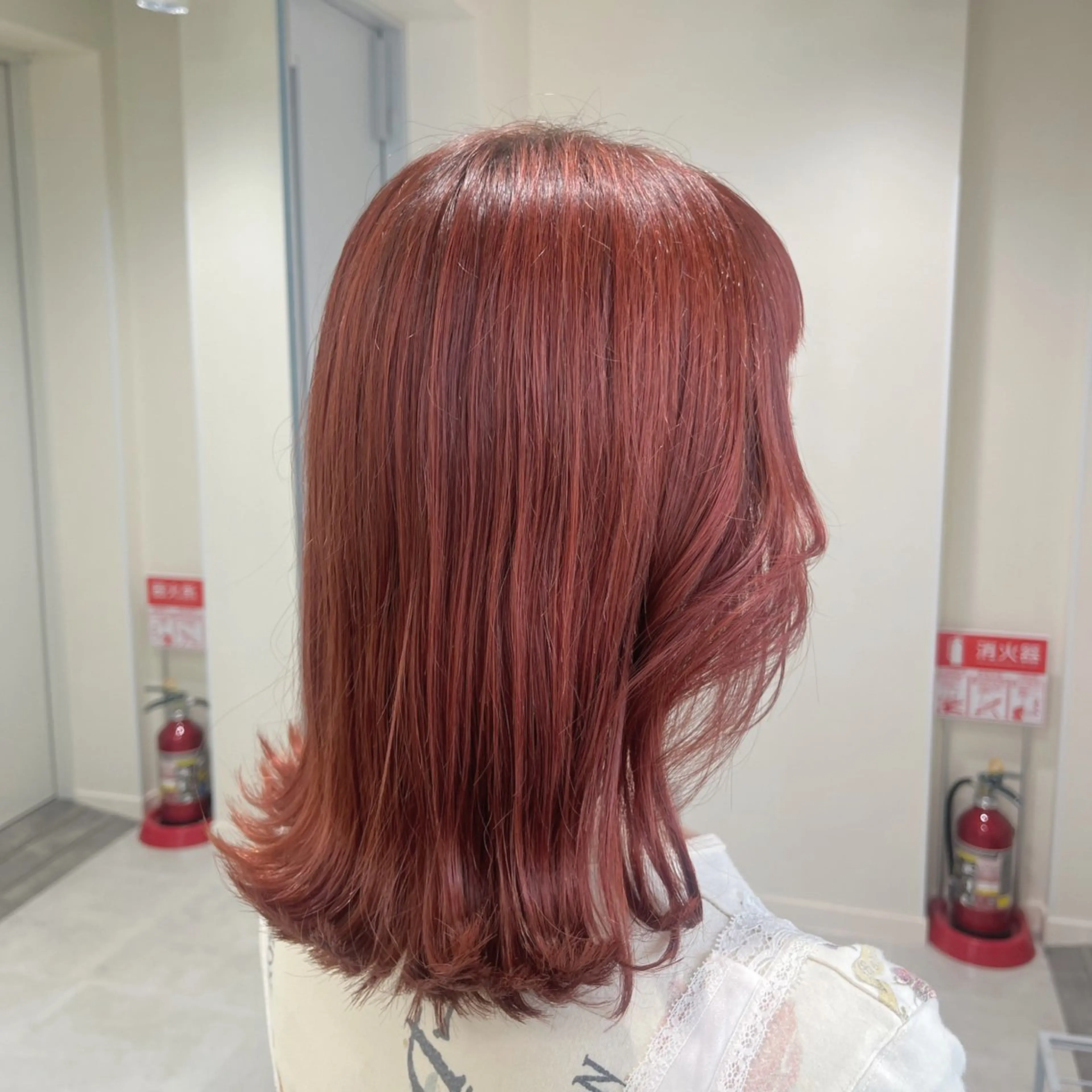 ミディアム ヘアアレンジ ユイナ 🕊NaVI ベージュ/透明感のヘアスタイル