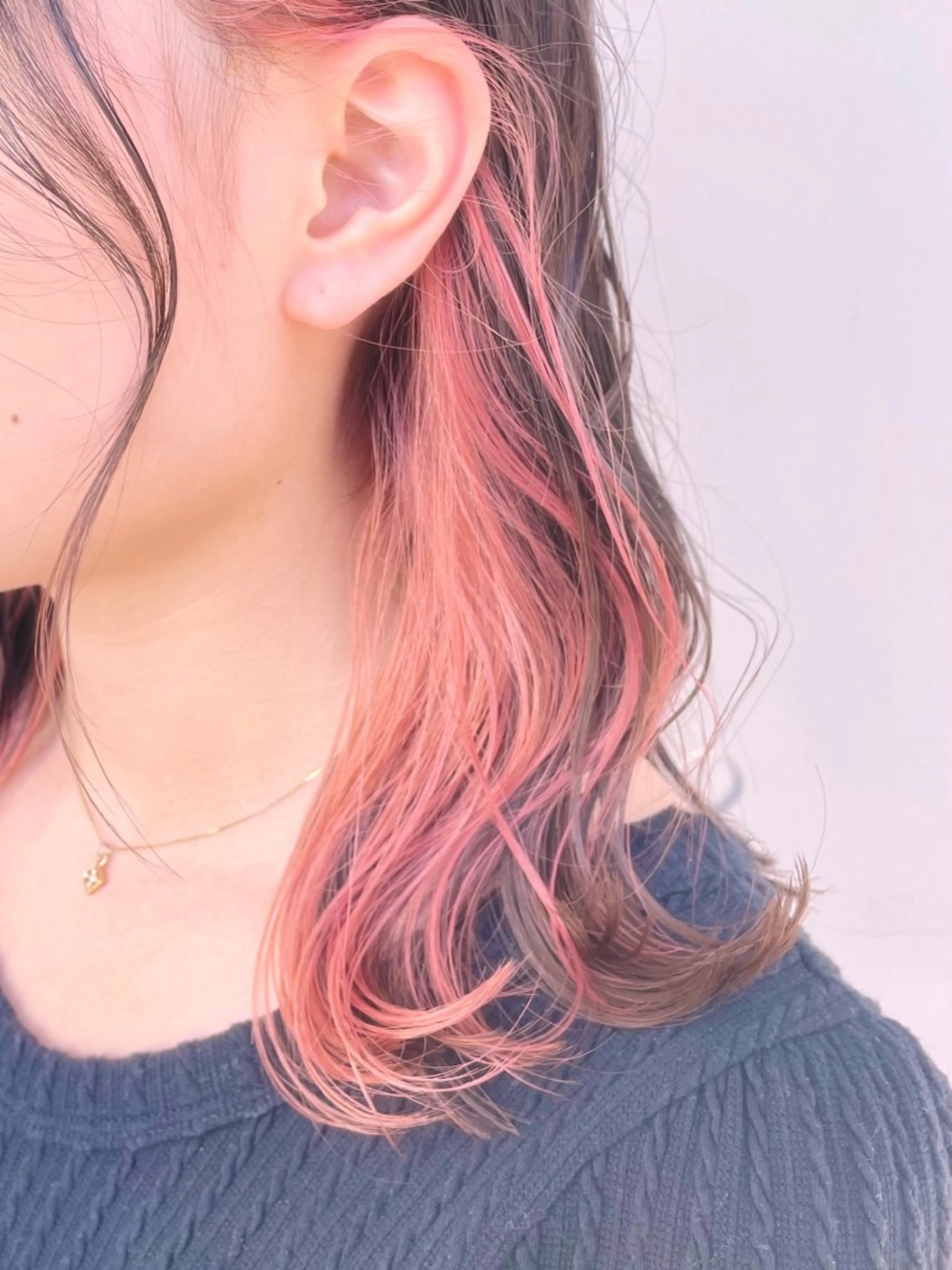 セミロング カラー アディクシーカラー ベージュカラー 黒髪 ブリーチ ブルーカラー ヘアカラー 藤澤 夏実/インナーカラーのヘアスタイル