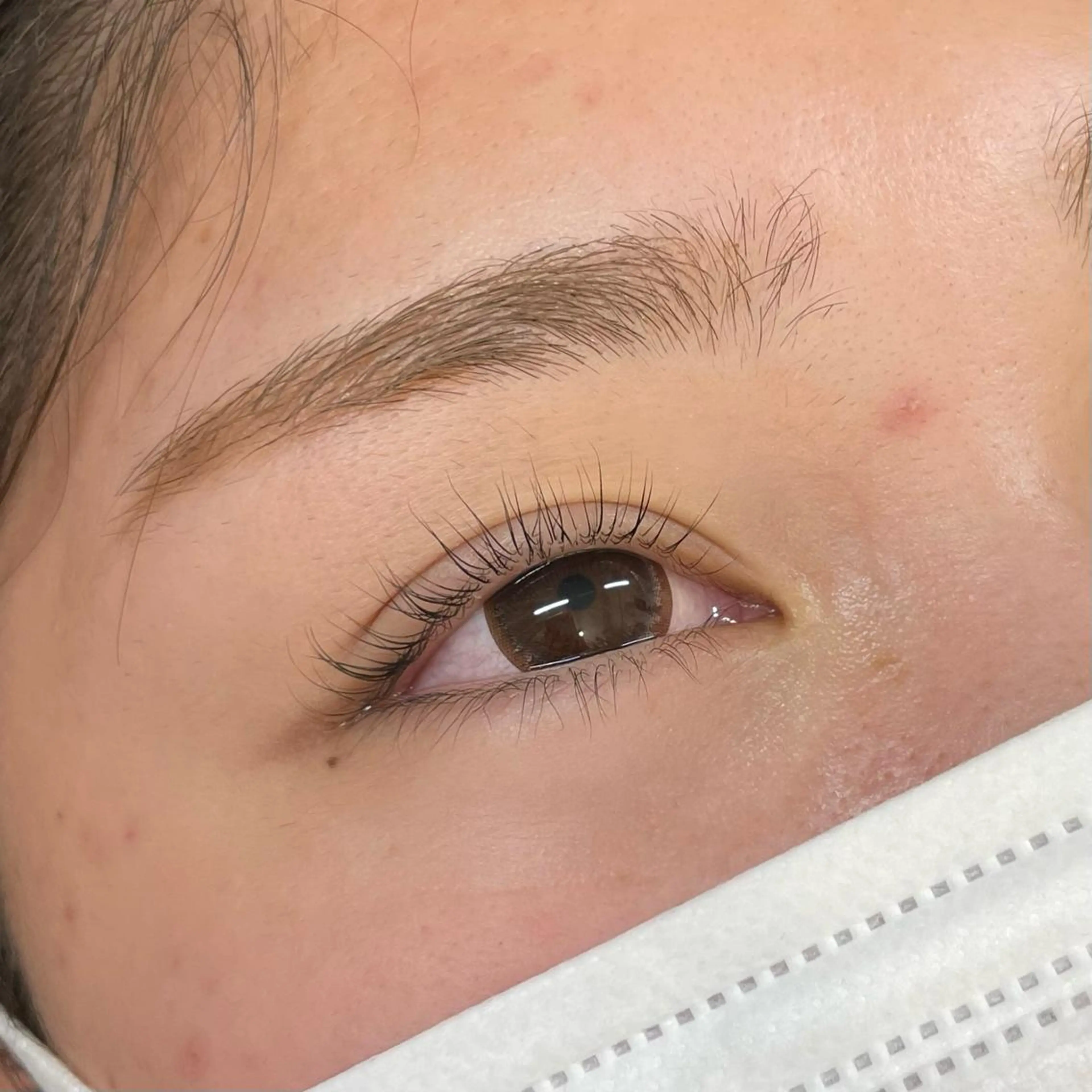 マツエク・マツパ ROW beaute所属・ROW beaute Sakiの眉毛・アイブロウイメージ