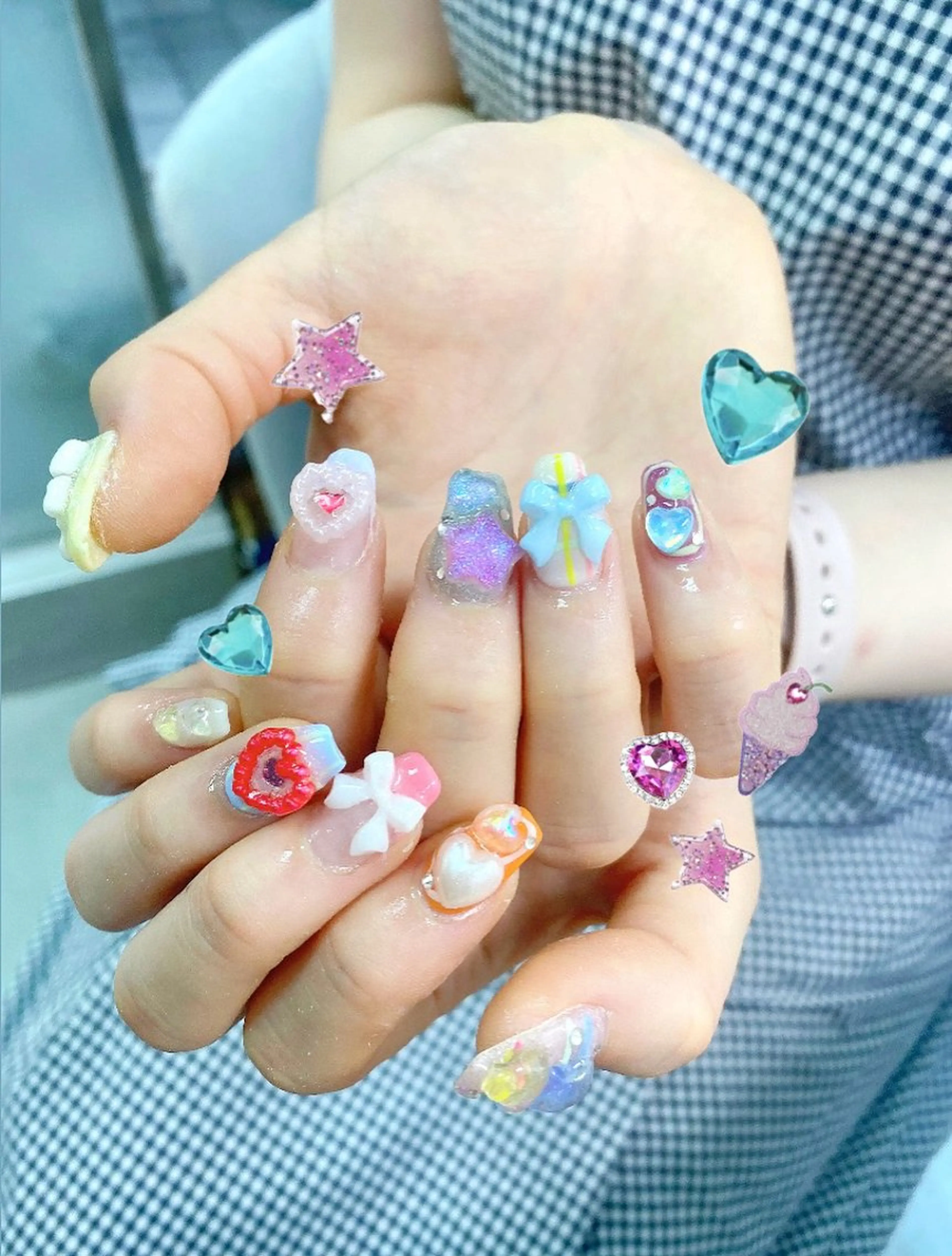 ネイル 持ち込み ハンドネイル フットネイル Nailsalon mui.所属・中家 亜紗子のネイルデザイン