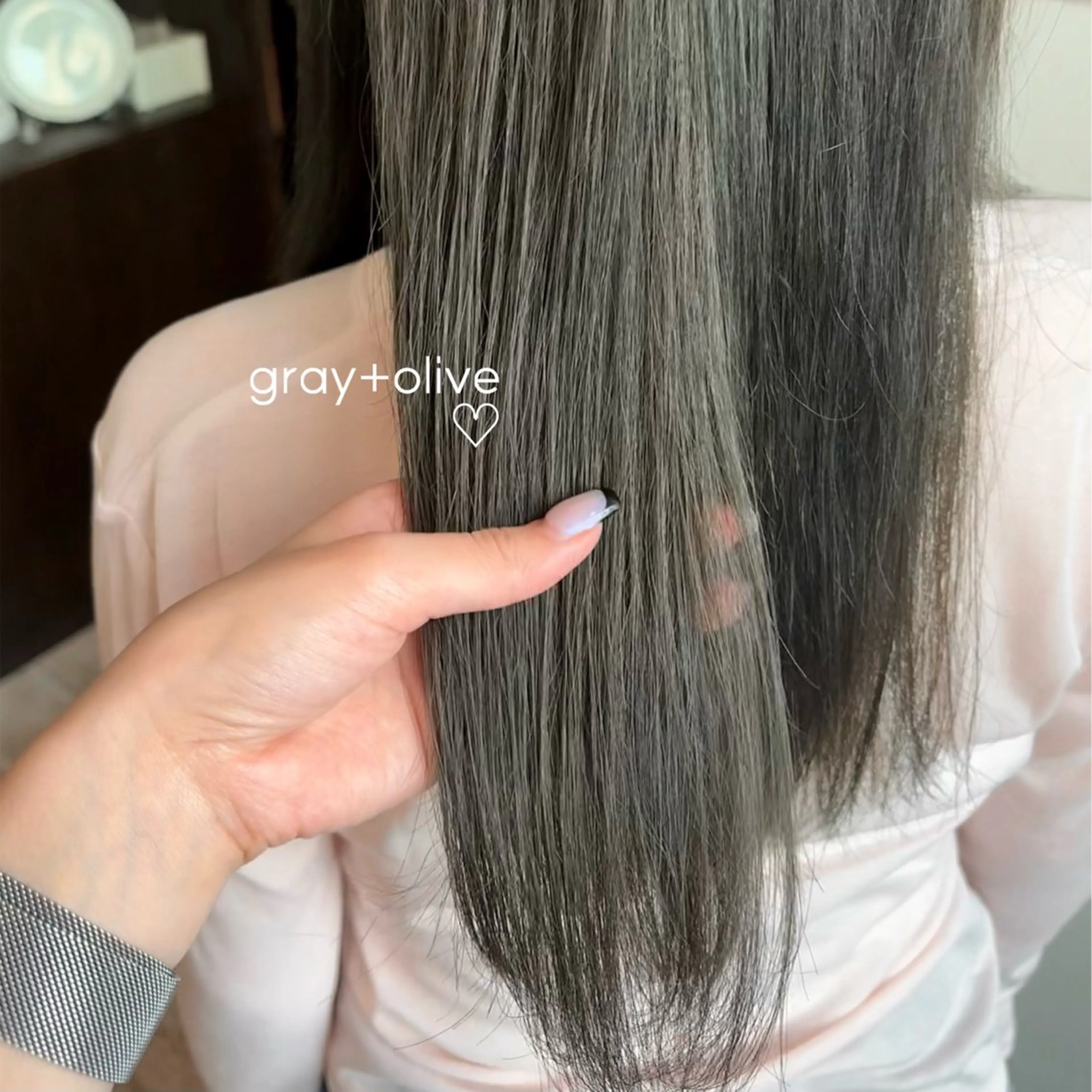 ロング ヘアカラー dish所属・rimi tabeiのヘアスタイル