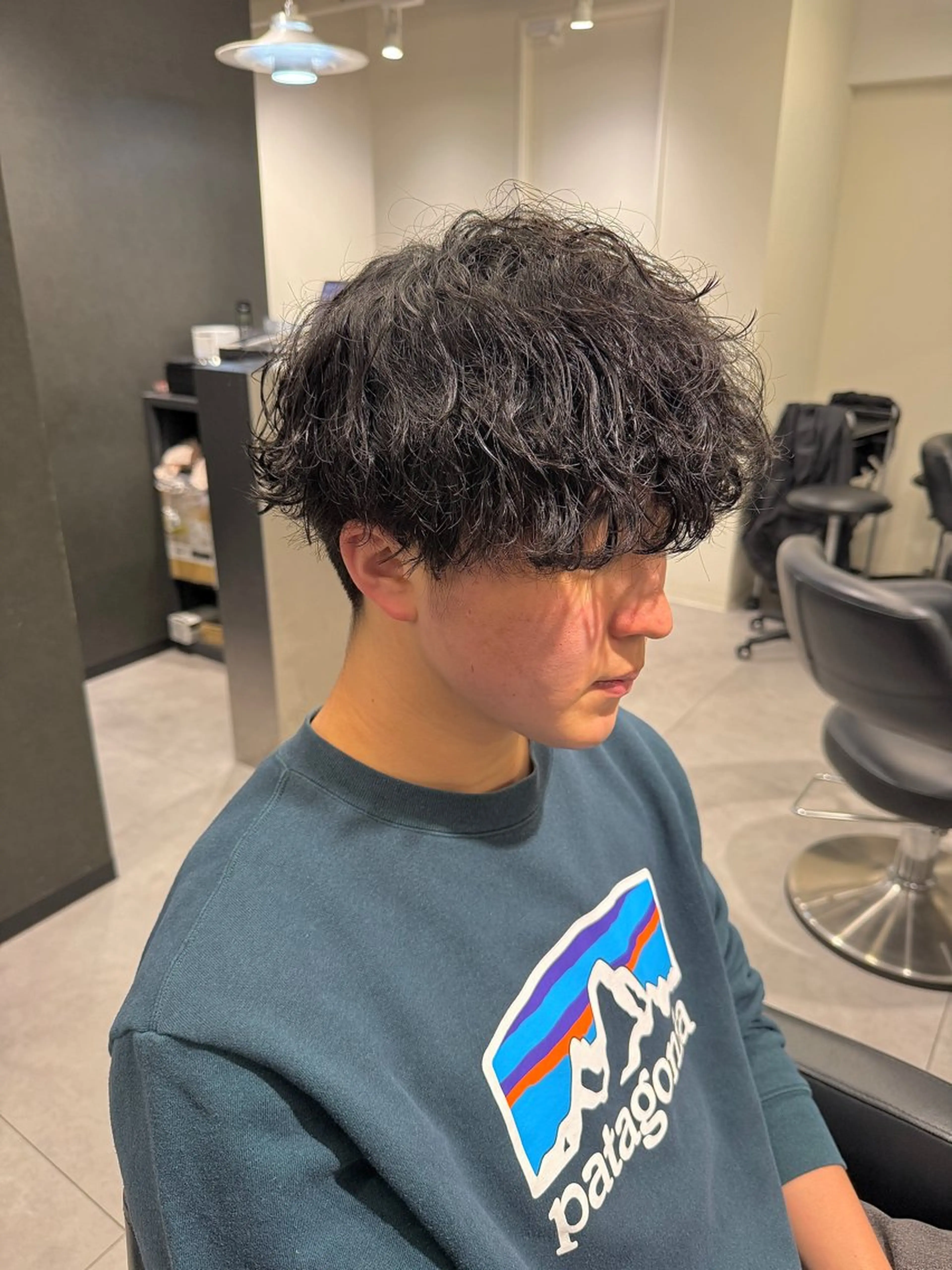 ミディアム パーマ メンズ ミディアムパーマ マッシュ メンズパーマ 波巻きパーマ カット パーマ 山中 翔平のヘアスタイル