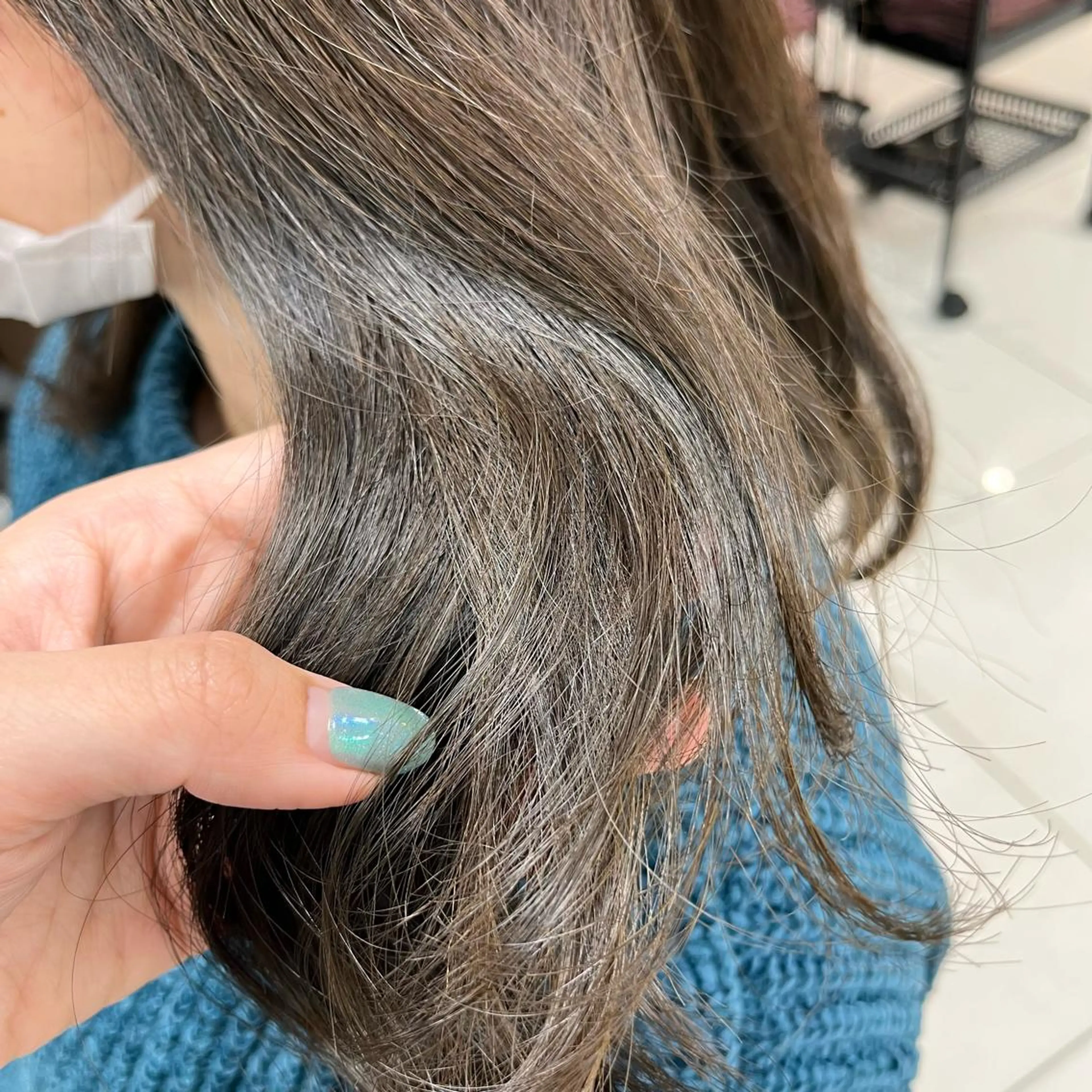 ミディアム カラー ベージュカラー オリーブベージュ カット ヘアカラー トリートメント メンズヘア専門🦊 RYOKAのヘアスタイル