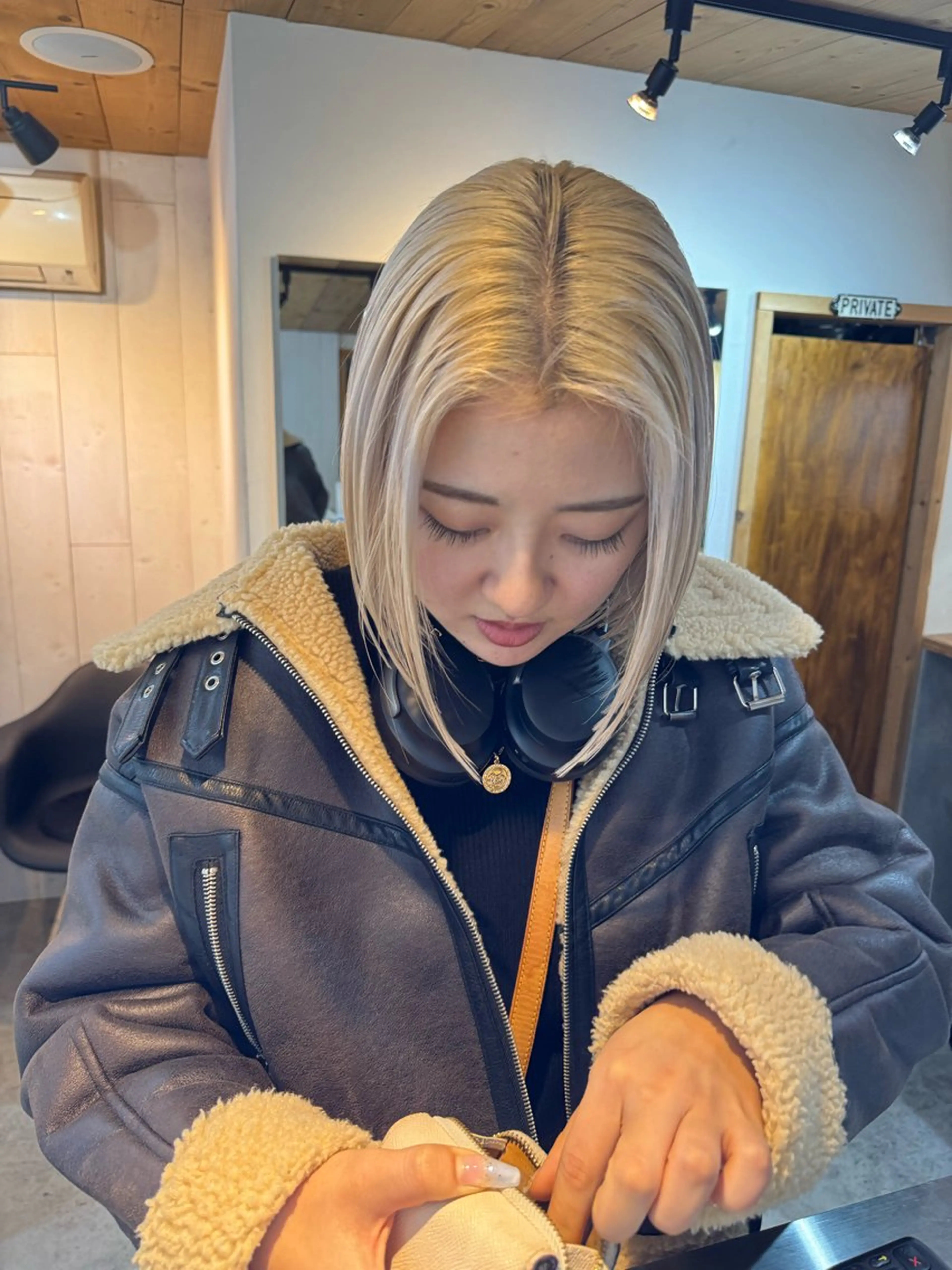 ショート ボブ カット ヘアカラー トリートメント Rico / bob/グレージュのヘアスタイル