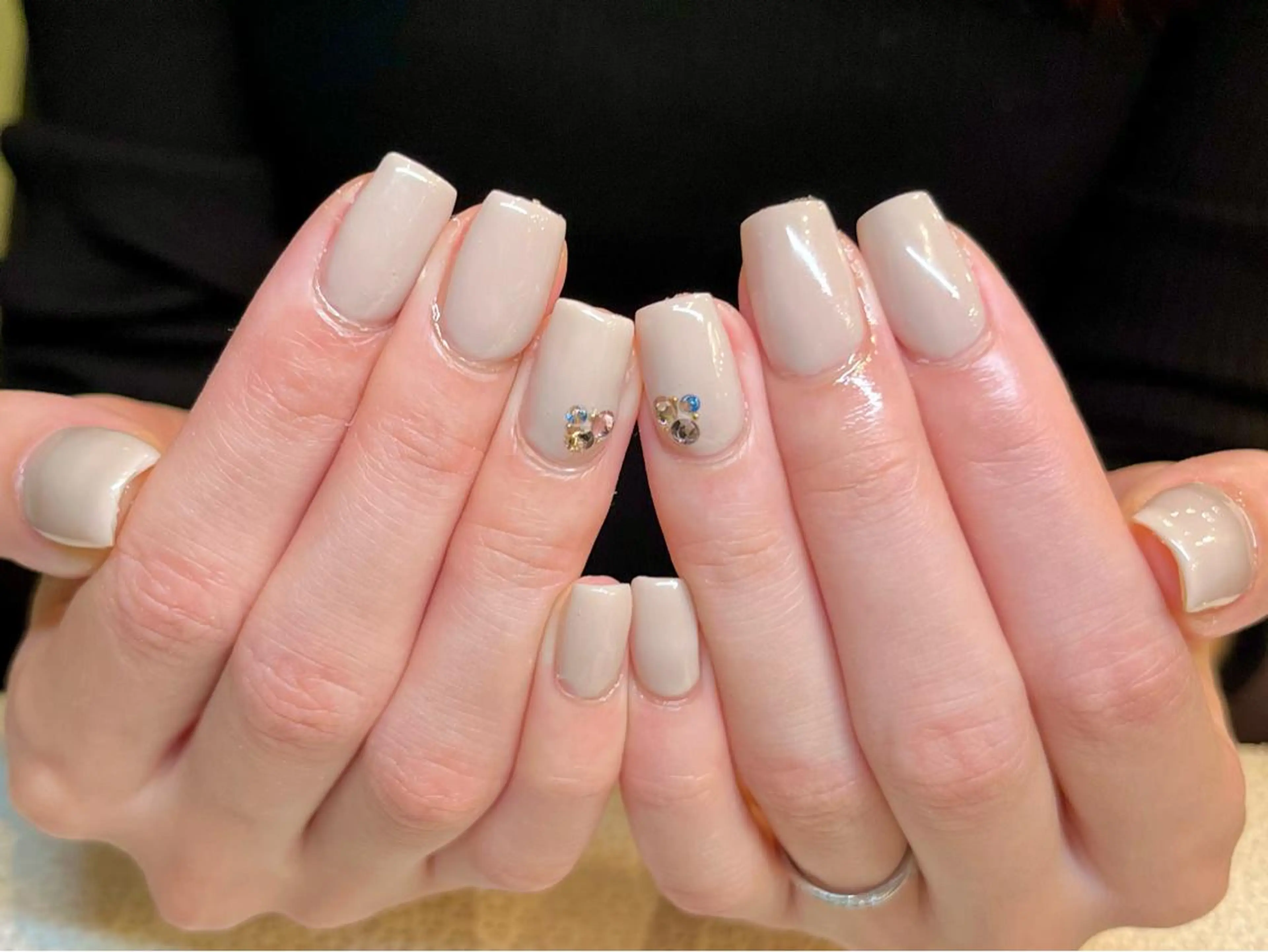 ショート カラー ネイル アートネイル オフィスネイル ワンカラーネイル ショートネイル ネイルサロン リリーブランシュ所属・森 瑞紀のネイルデザイン