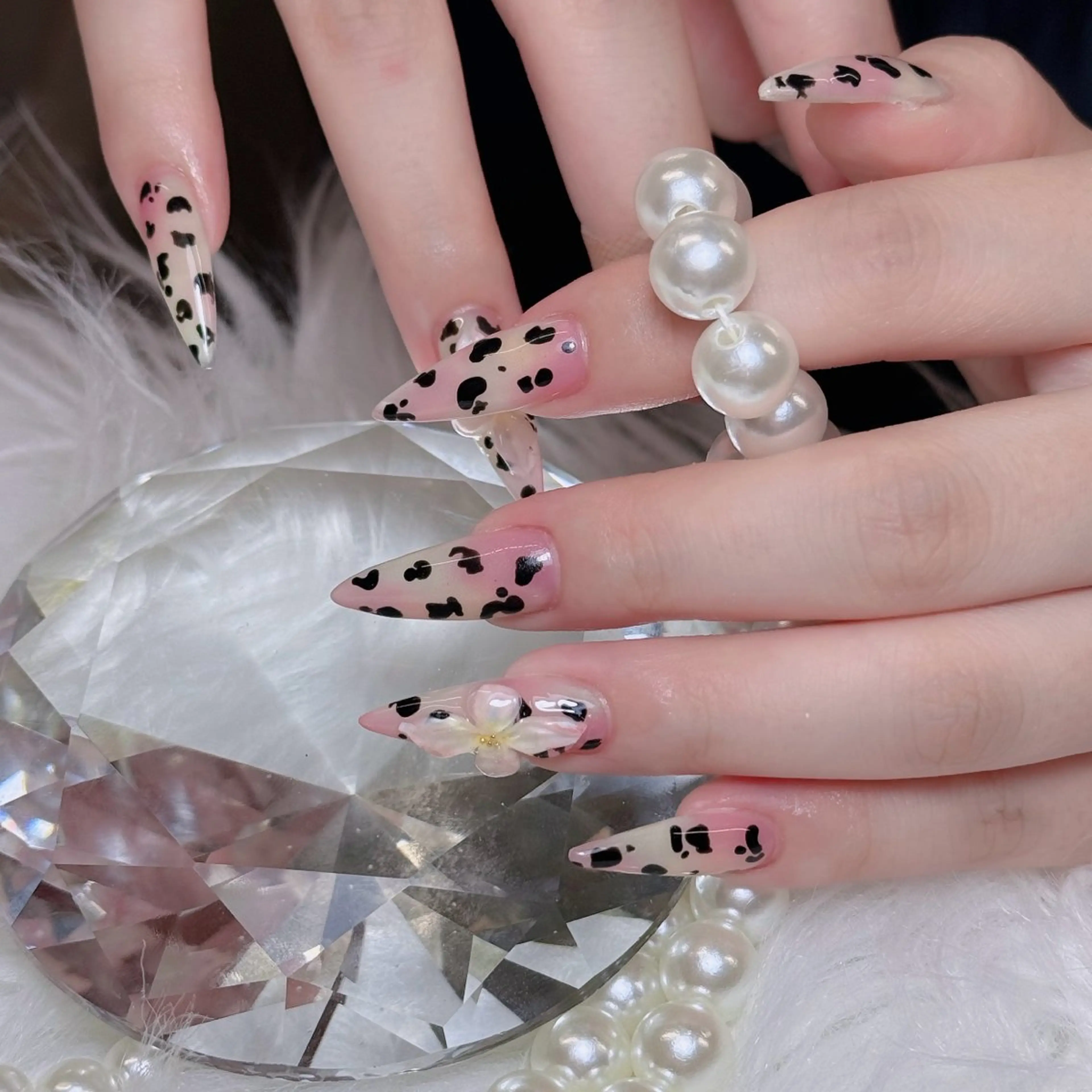 ネイル オーロラネイル チークネイル フットネイル フレンチネイル ハロウィン ハンドネイル Lumi Nail 新大久保3‘のネイルデザイン