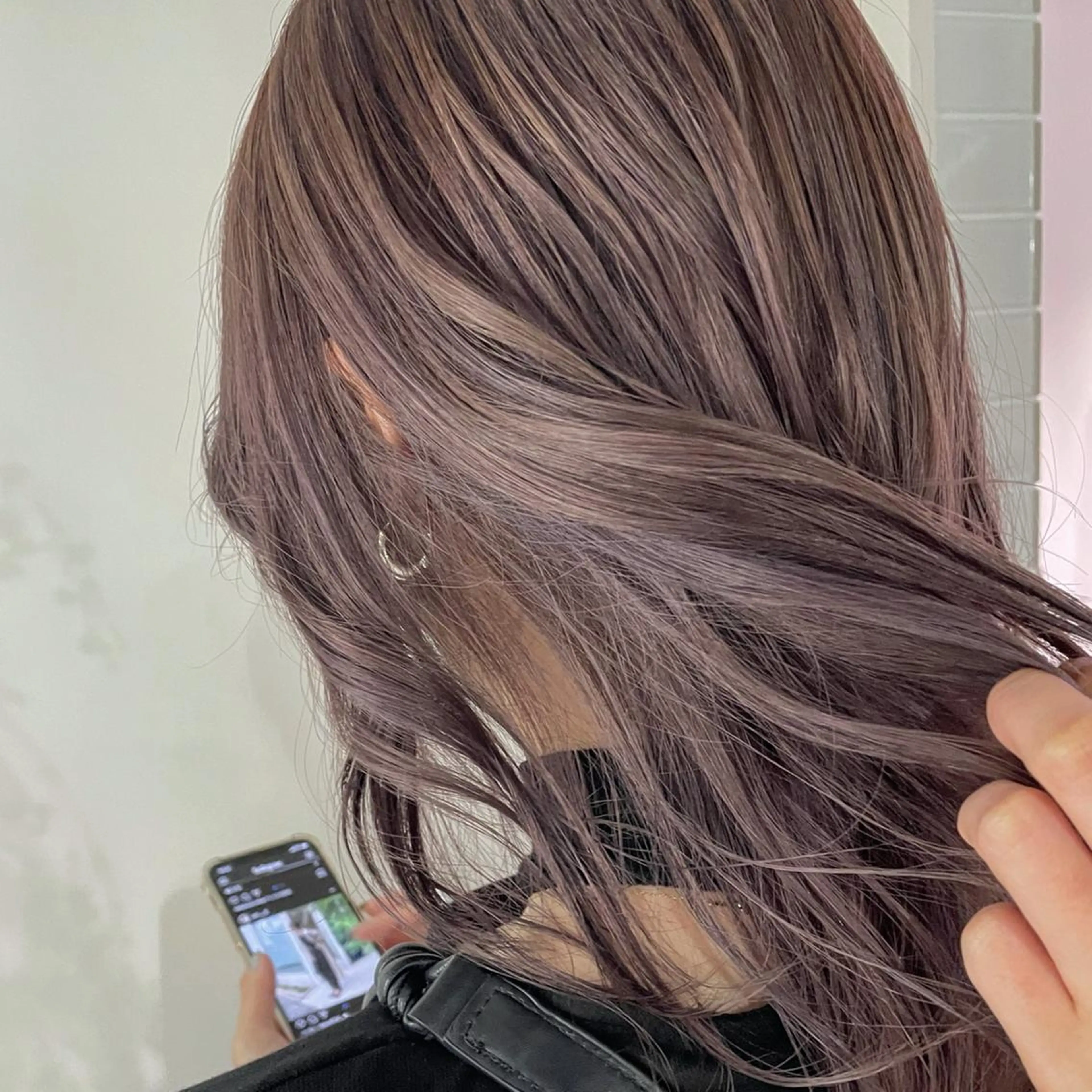 ミディアム miyu ハイトーン/レイヤーのヘアスタイル