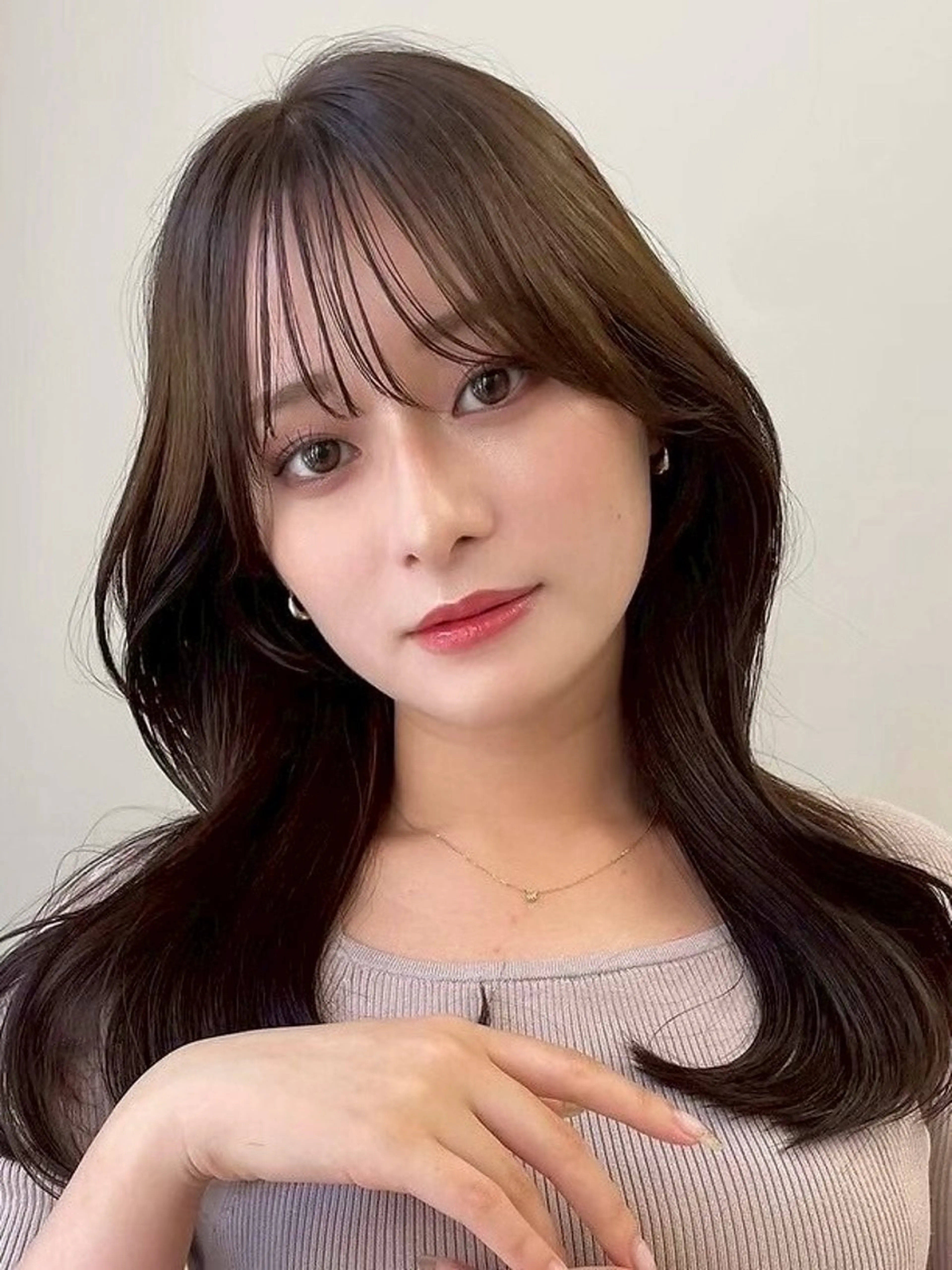 セミロング カラー ヘアアレンジ ブリーチ ダブルカラー イヤリングカラー イルミナカラー ブリーチなしカラー 立川レイヤー 透明感カラーaoiのヘアスタイル