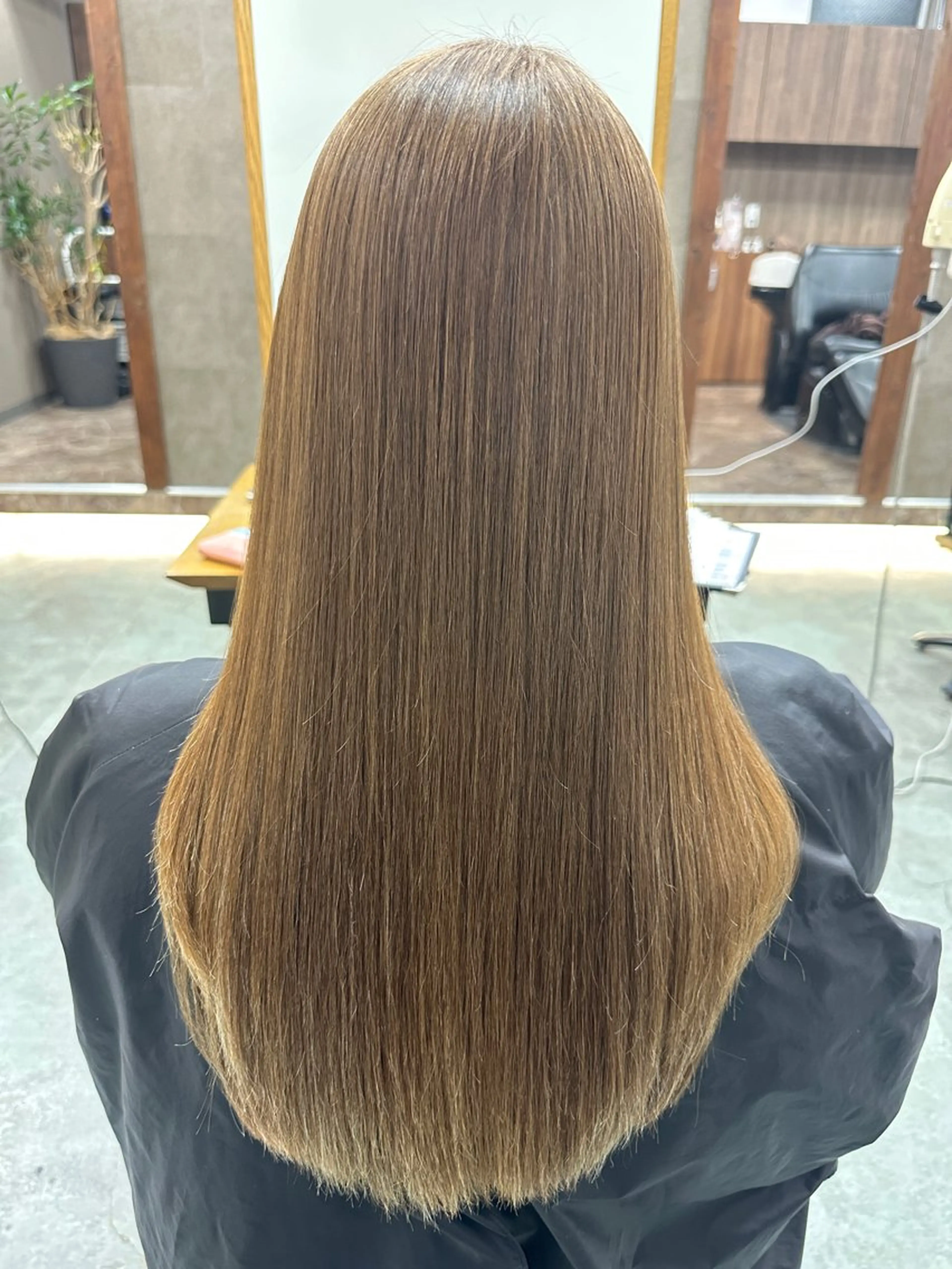 ロング 髪質改善 縮毛矯正 鈴木 菜々映のヘアスタイル