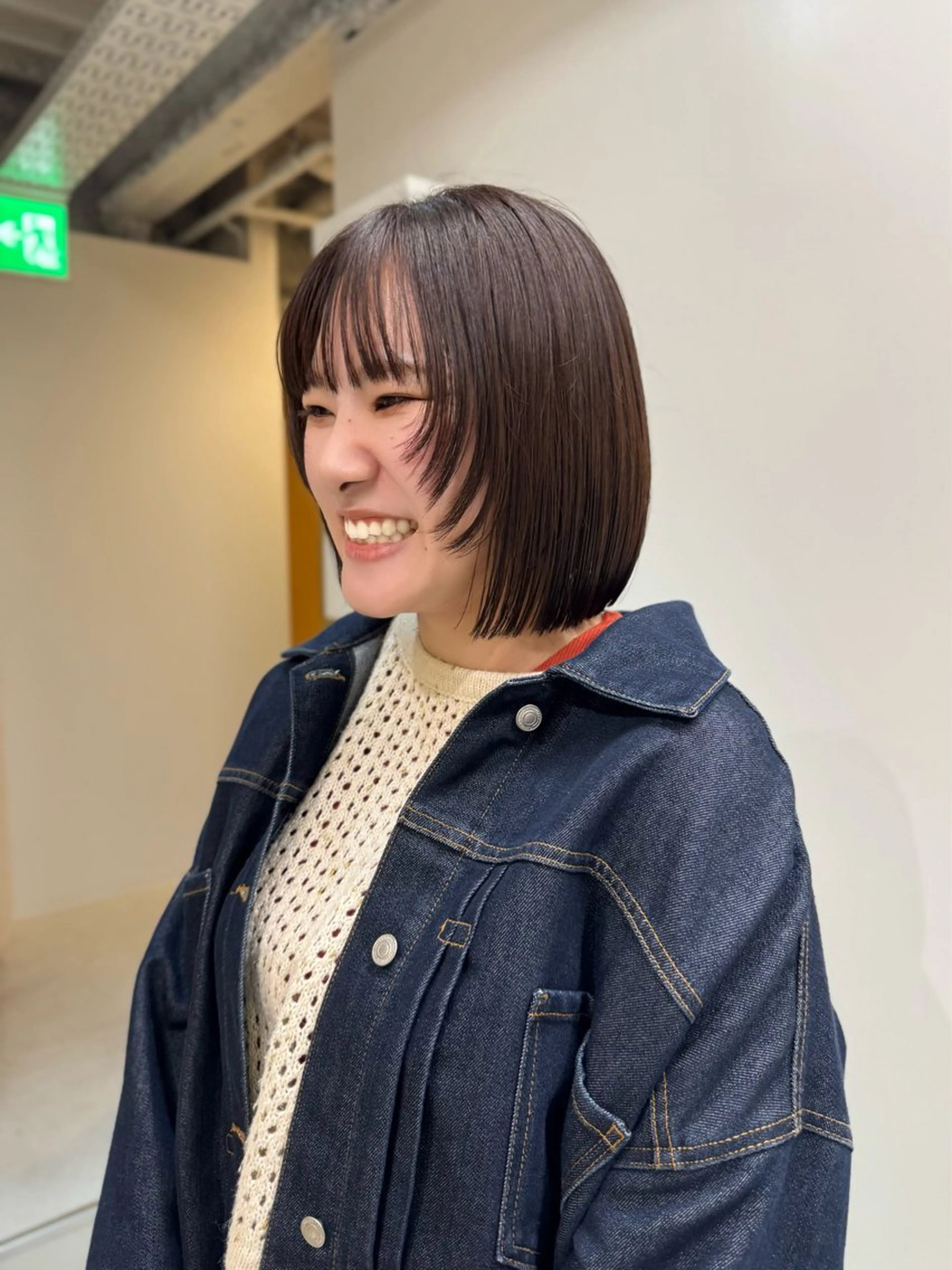 ショート カラー ボブレイヤー ベージュカラー ボブ 顔まわりレイヤー レイヤーカット ボブ/ショ ート/タカダアスミのヘアスタイル