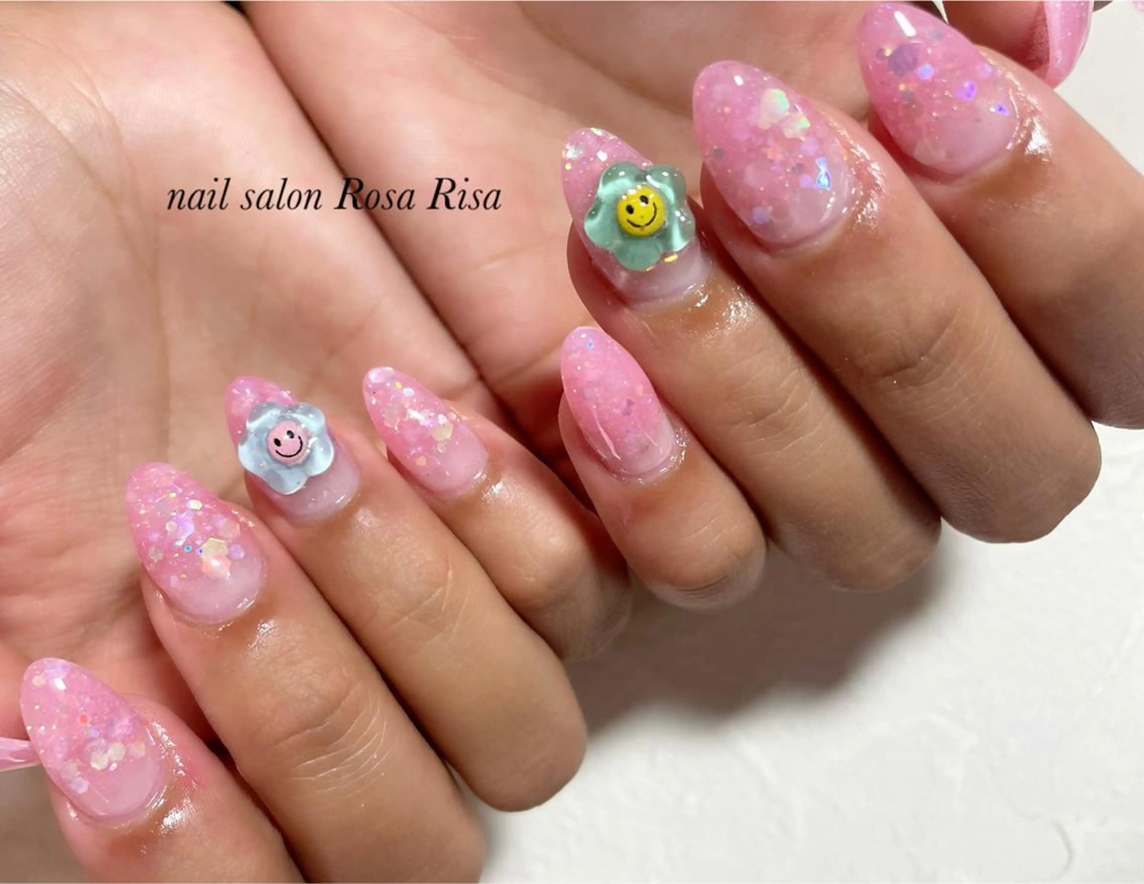 セミロング ネイル ハンドネイル ネイルスタジオ シェイクユアハンズのネイルデザイン