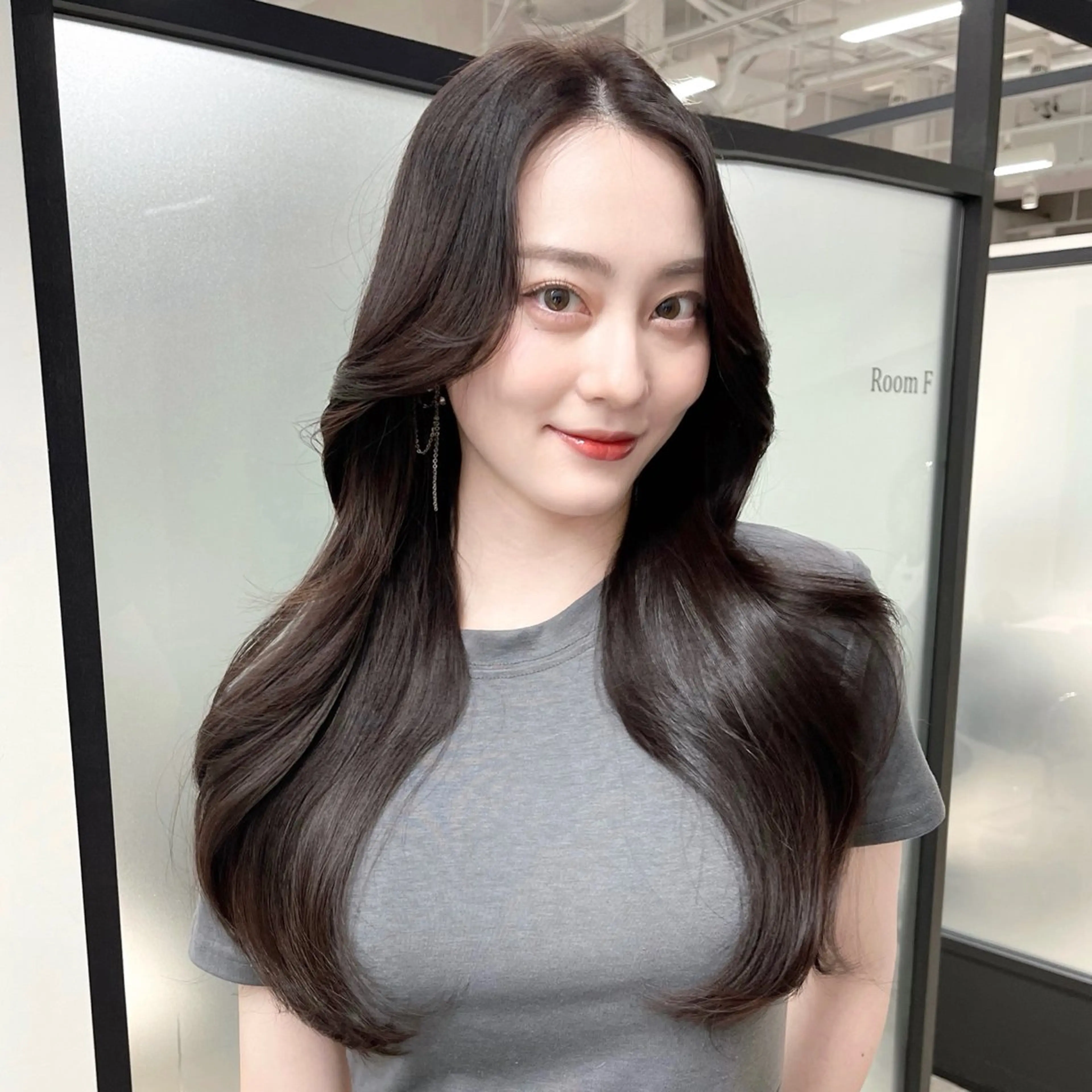 ロング 韓国風ヘア レイヤーカット カット ヘアカラー トリートメント 韓国レイヤーカット 髪質改善▫️水野有真のヘアスタイル