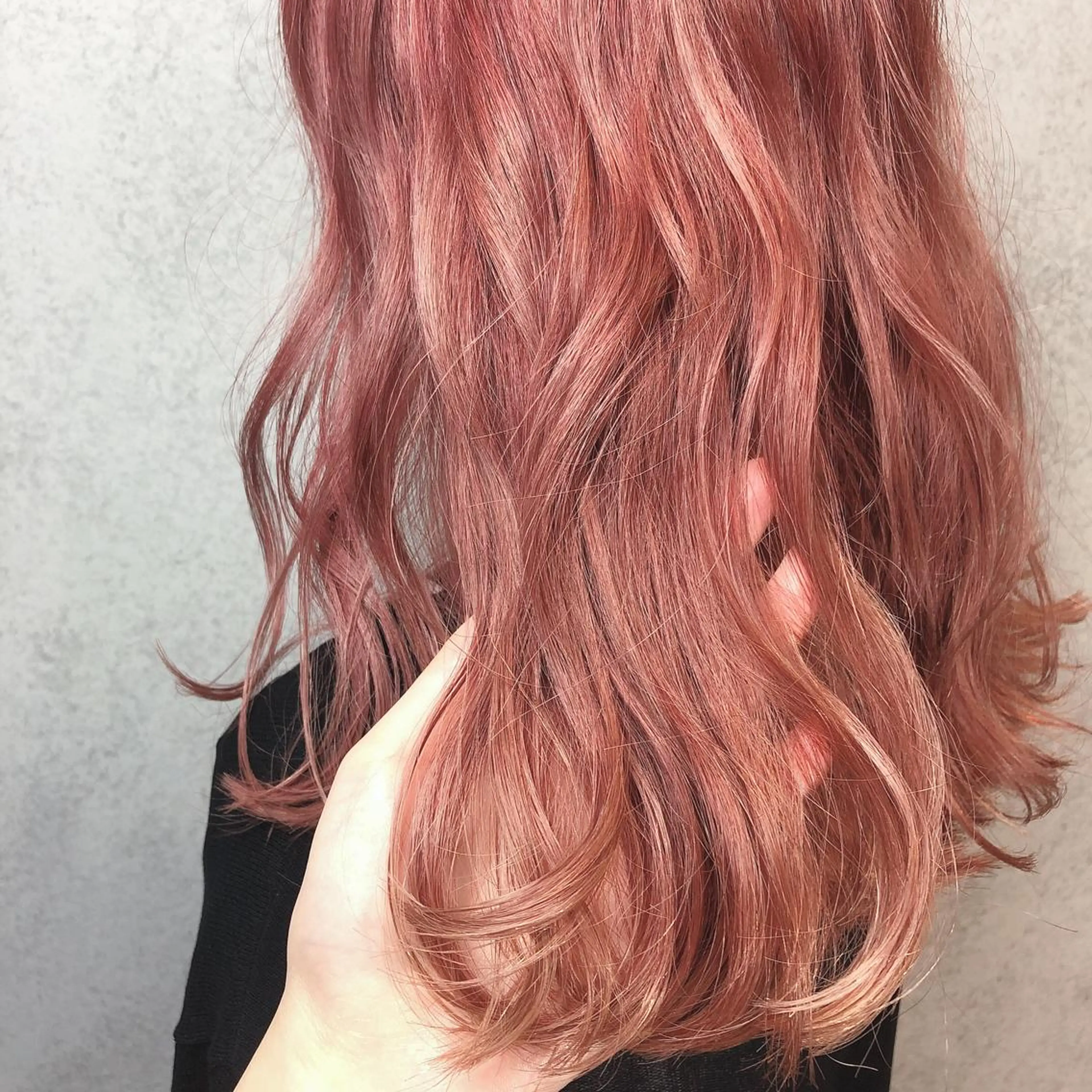 セミロング カラー Minami🩵 新宿のヘアスタイル