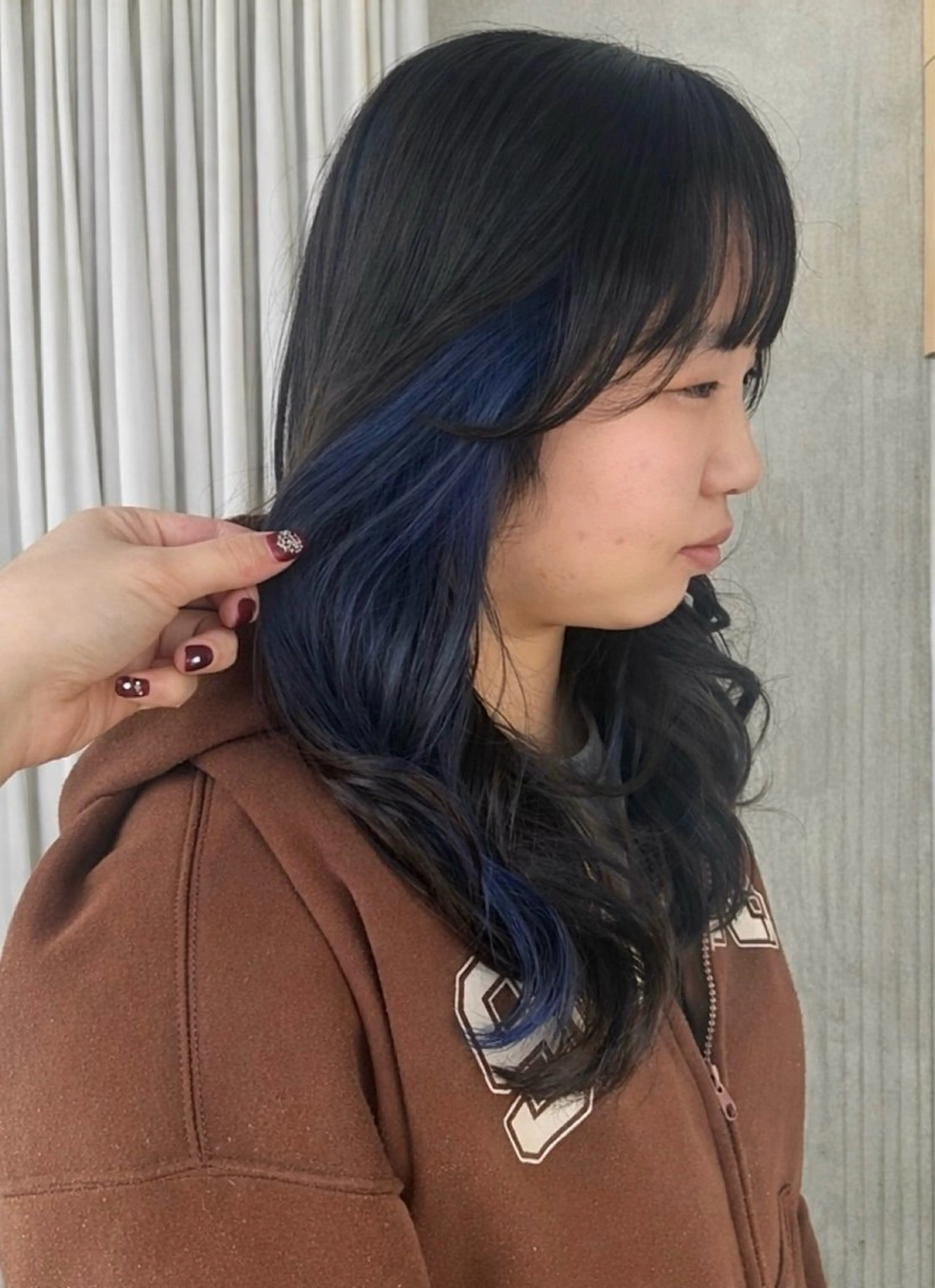 セミロング ヘアカラー 西山 幸奈のヘアスタイル