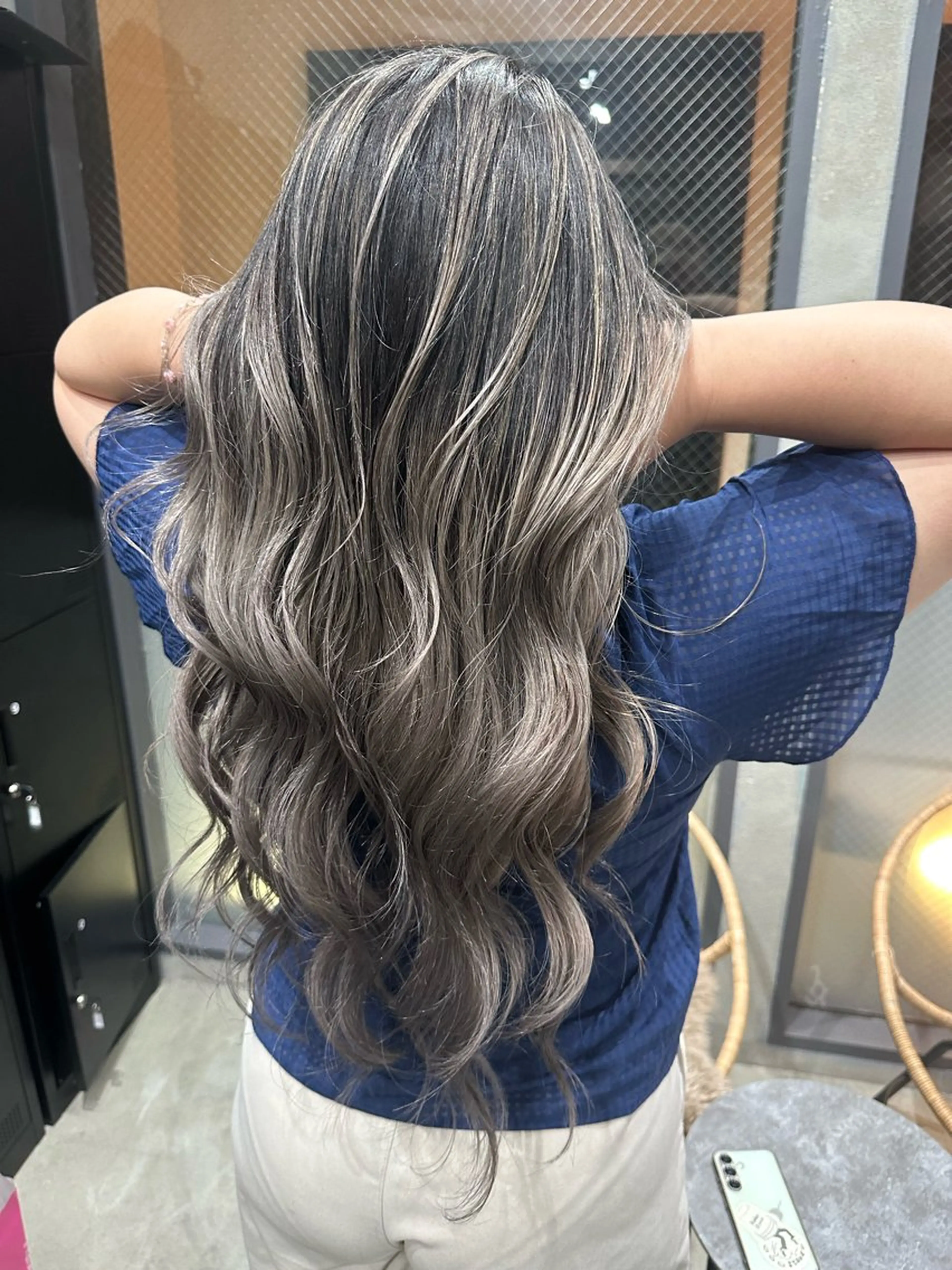 ロング カラー バレイヤージュ レイヤーカット カット ヘアカラー トリートメント AiM エイム　韓国レイヤーのヘアスタイル