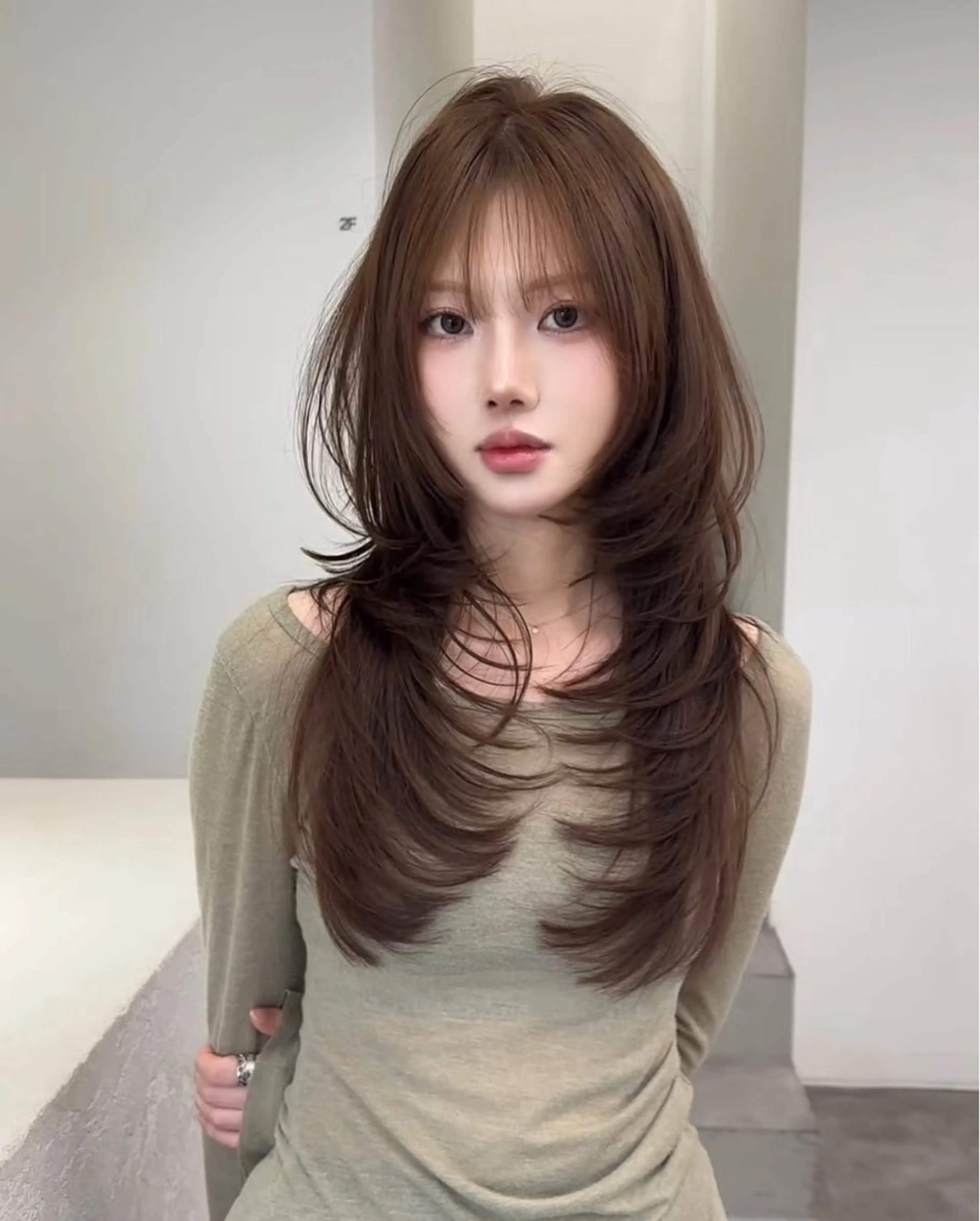 （❣️人気No.1❣️）韓国風レイヤーカット✂️＋透明感カラー🤎＋ケアトリートメント🫧レイヤー ミディアム 韓国の写真