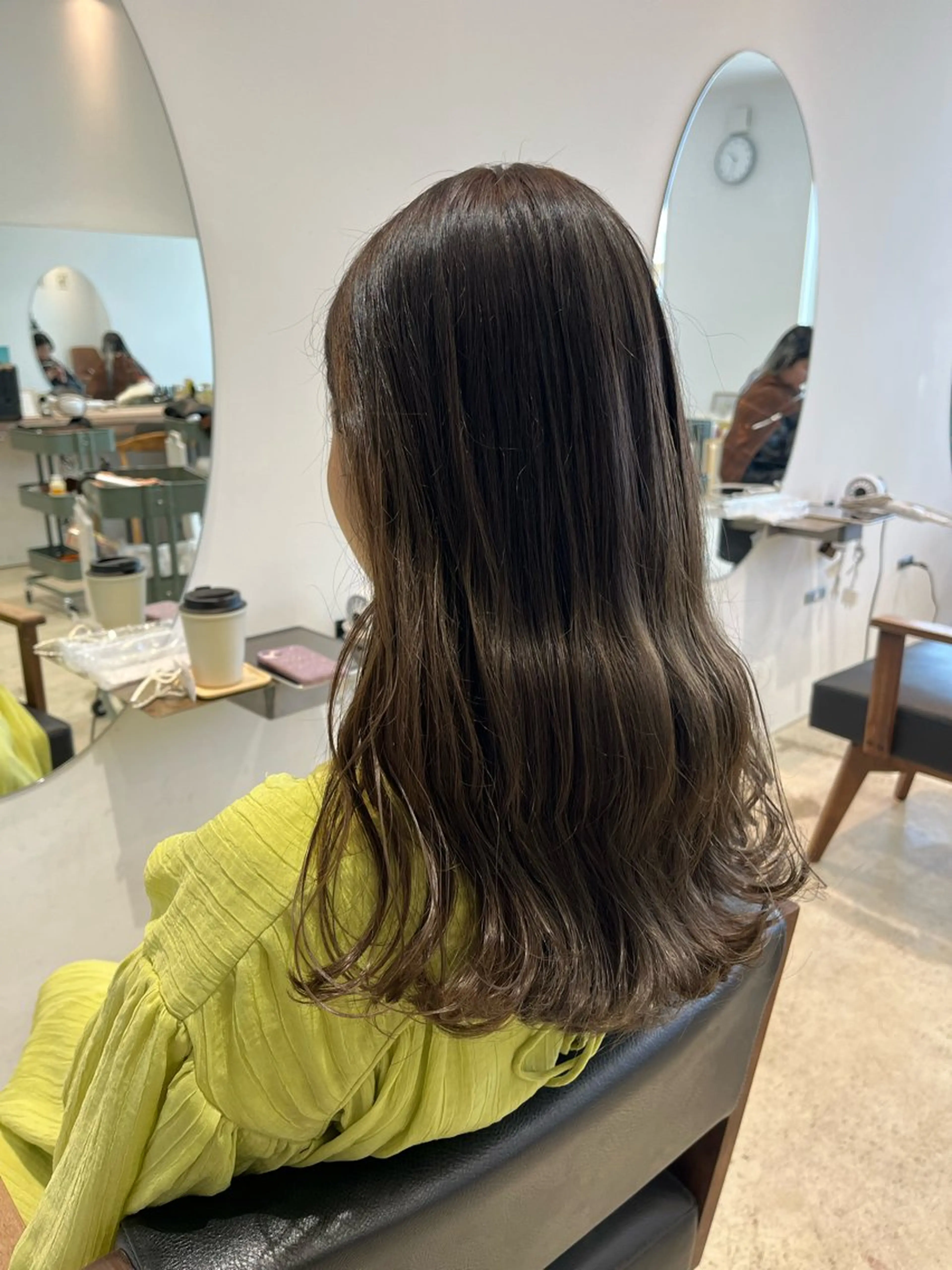 カラー グラデーションカラー グレージュ オリーブグレージュ オリーブグレー yunica所属・yunica manaeのヘアスタイル