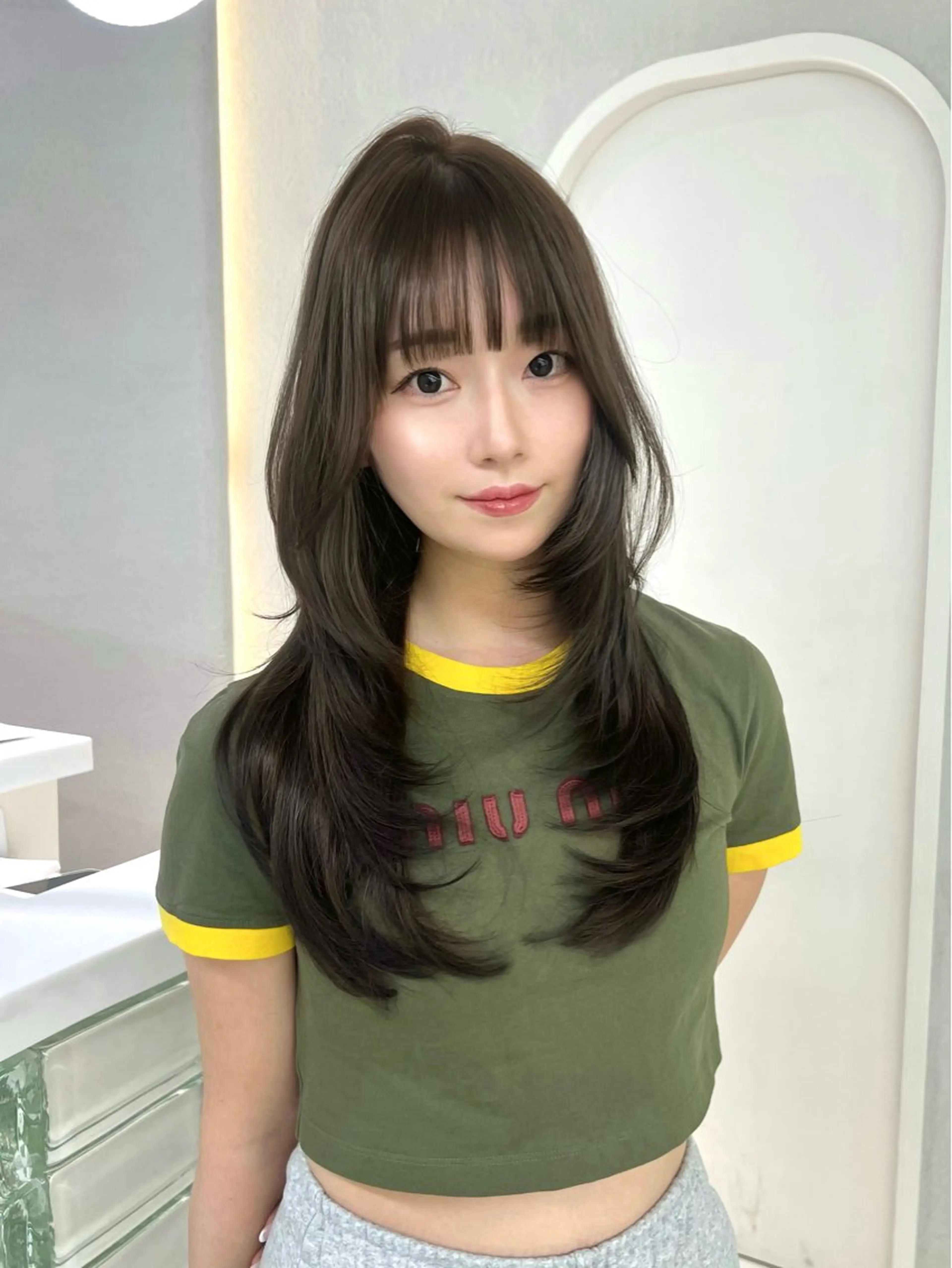 ロング カラー ブラウンカラー 透明感カラー オリーブブラウン 韓国風ヘア レイヤーカット GAGA所属・GAGA AMIKAのヘアスタイル