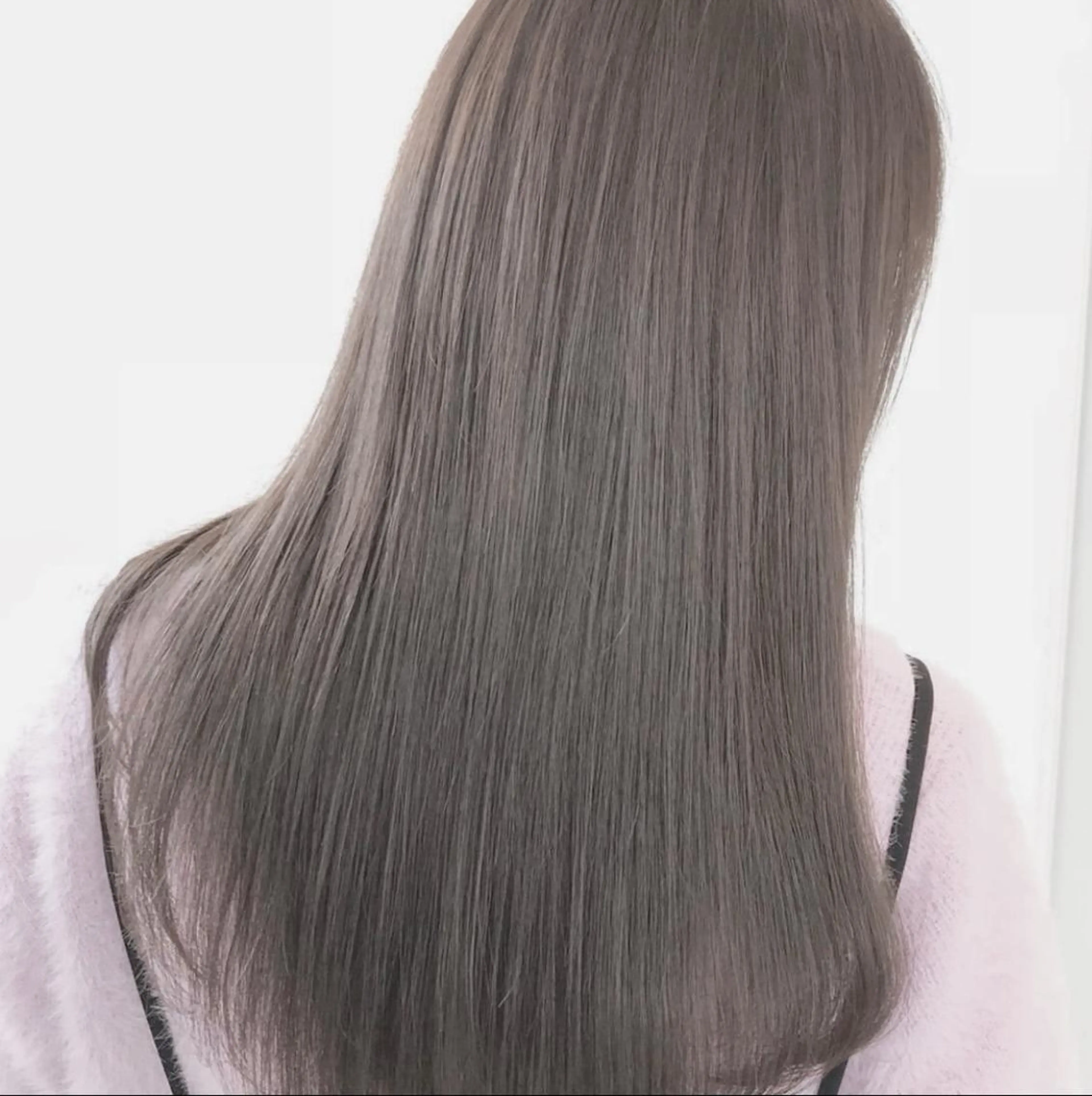 セミロング カラー アッシュ ベージュカラー ブリーチ 透明感カラー カット ヘアカラー トリートメント 鈴木 一貴のヘアスタイル