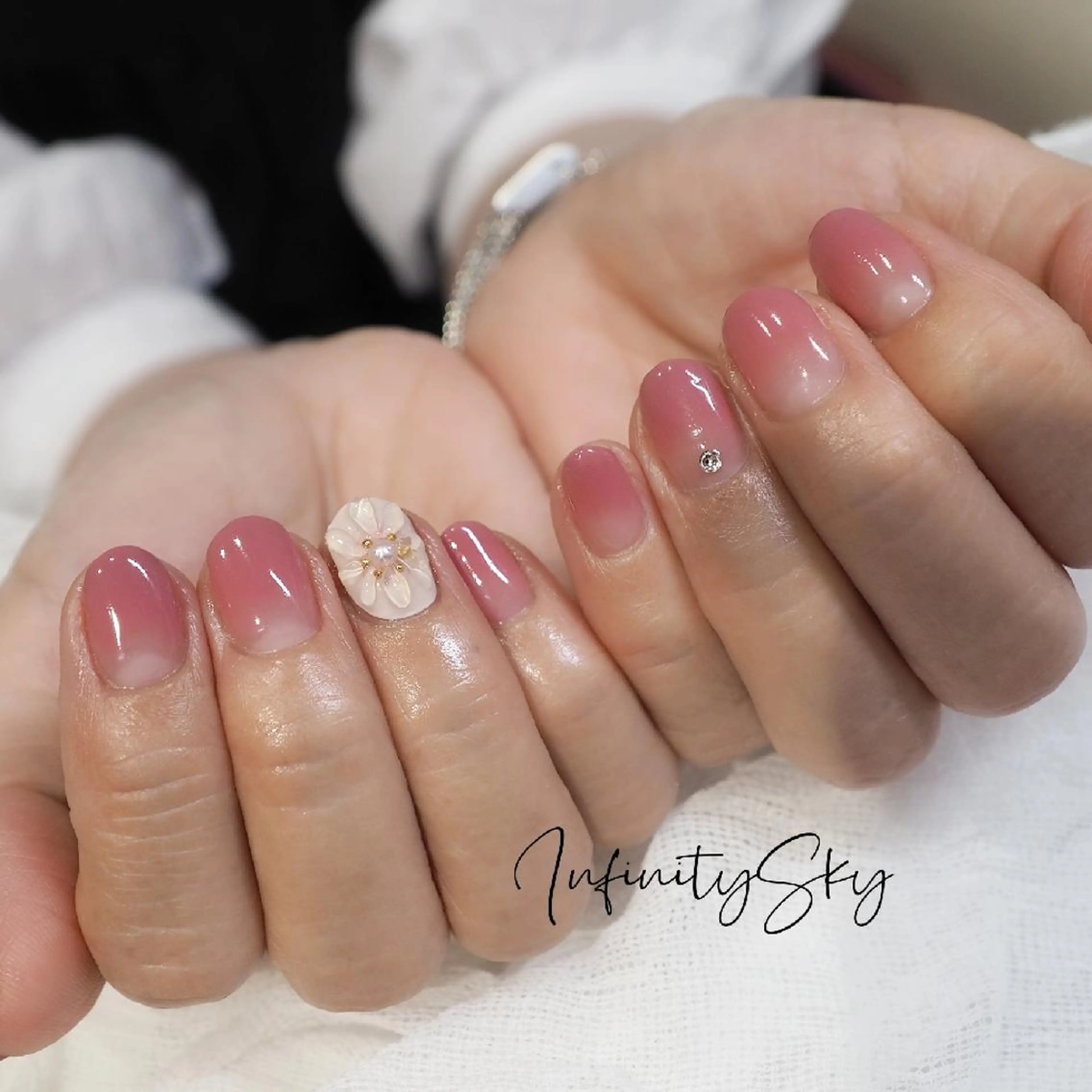 ネイル ぷっくりネイル ブライダルネイル infinity skyのネイルデザイン