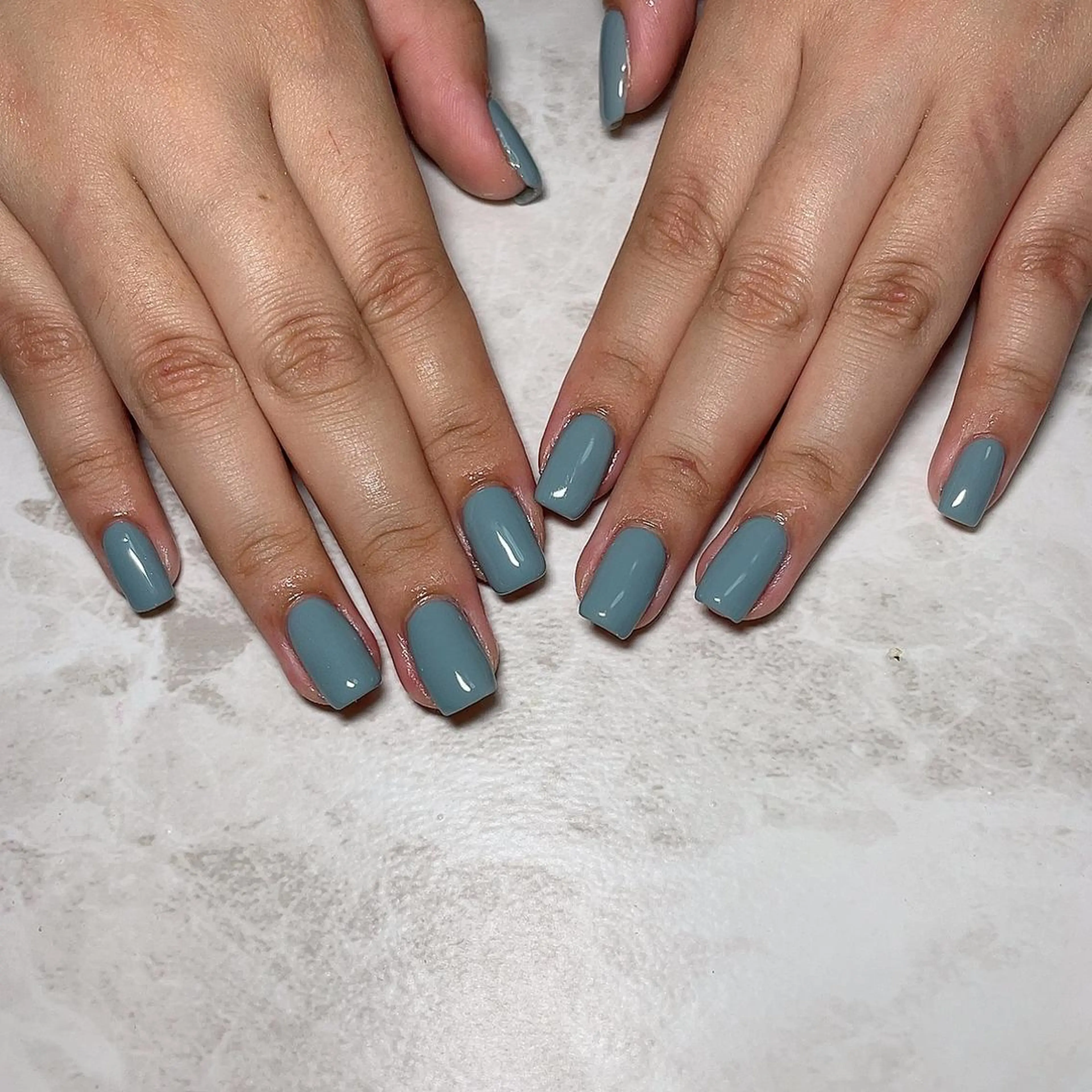 ネイル ワンカラーネイル シンプルネイル 知花 梨花のネイルデザイン