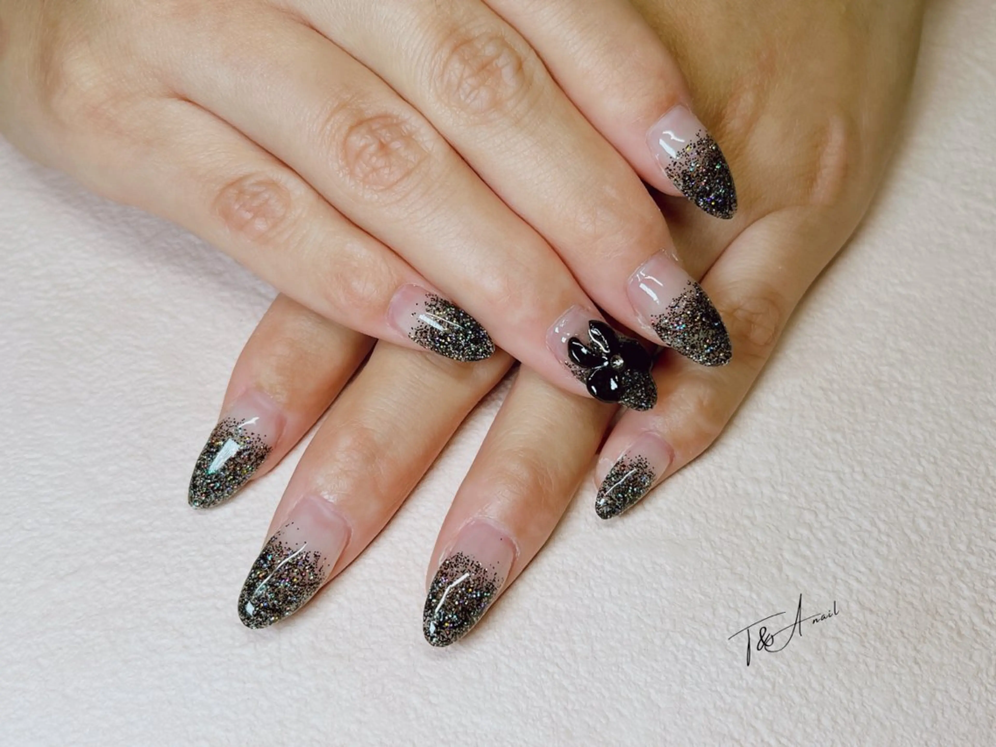 ネイル 長さ出し ジェルネイル グラデーション ラメ(グリッター) ラメグラデーション ハンドネイル T&A nailのネイルデザイン