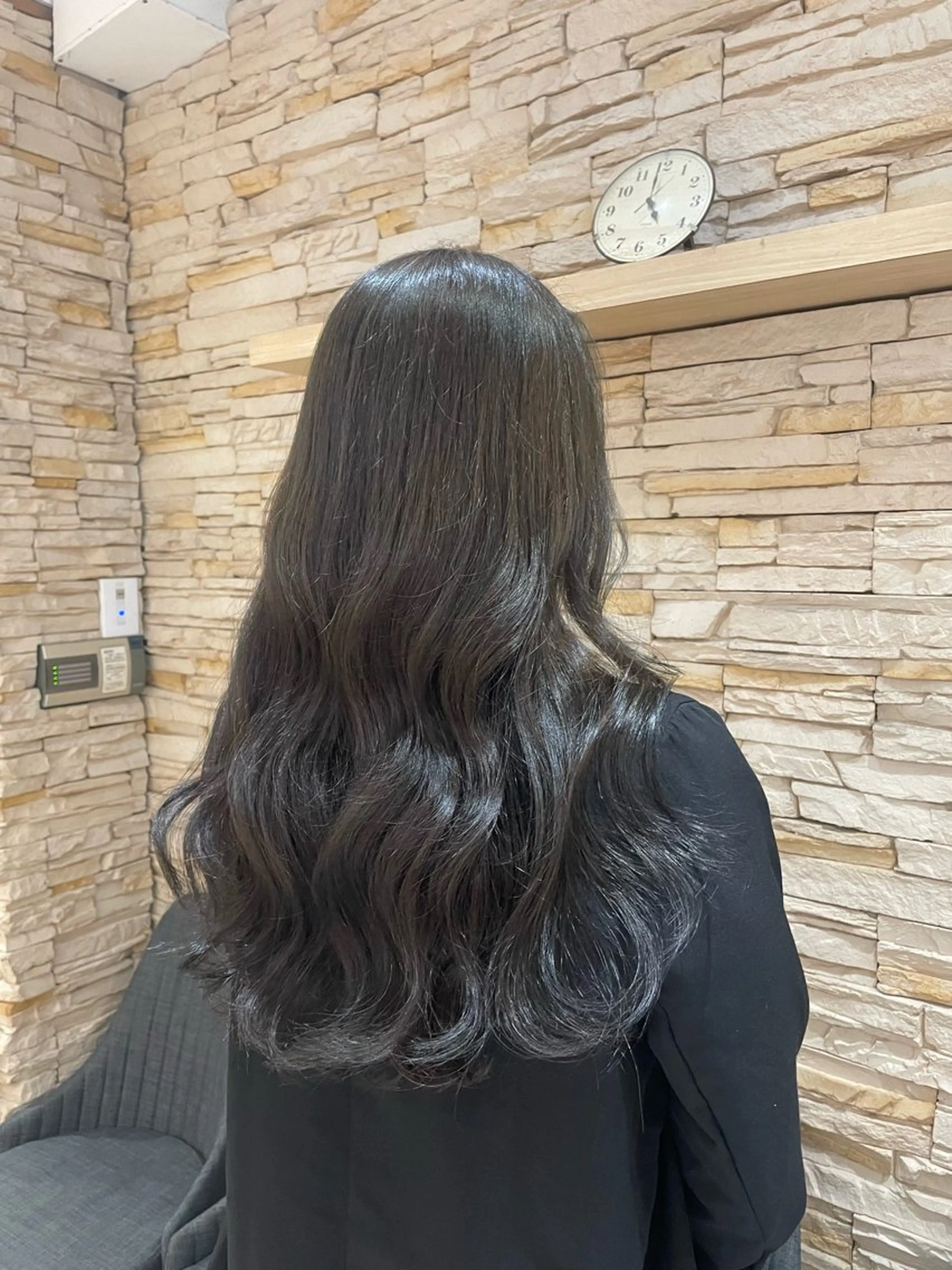 ロング カラー グレージュ オリーブグレージュ オリーブグレー Agu hair ferdi 千歳烏山店所属・⚡️カネコ マサフミ⚡️のヘアスタイル