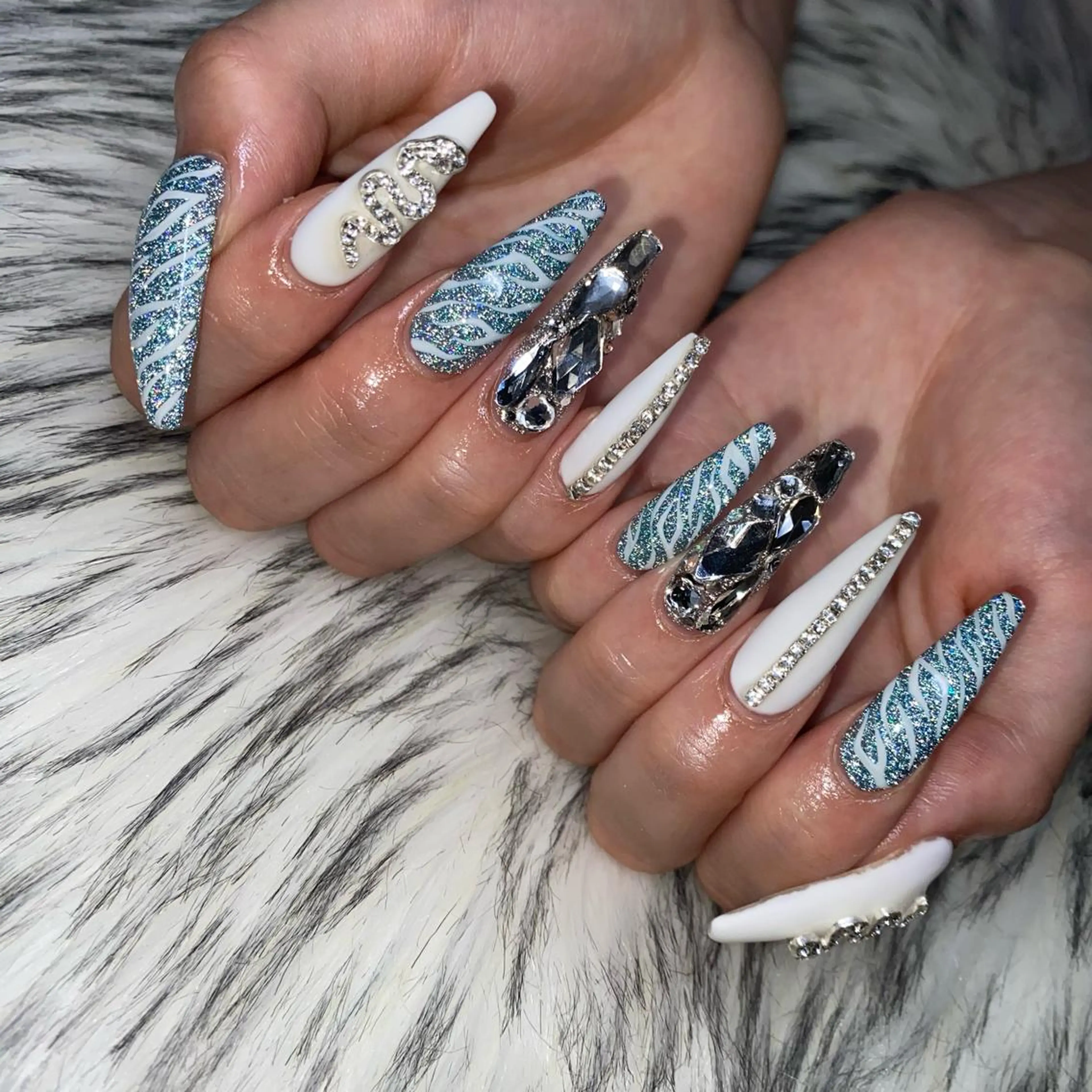 ネイル ハンドネイル la vie  Luire所属・la vie Luire ｱｽｶのネイルデザイン