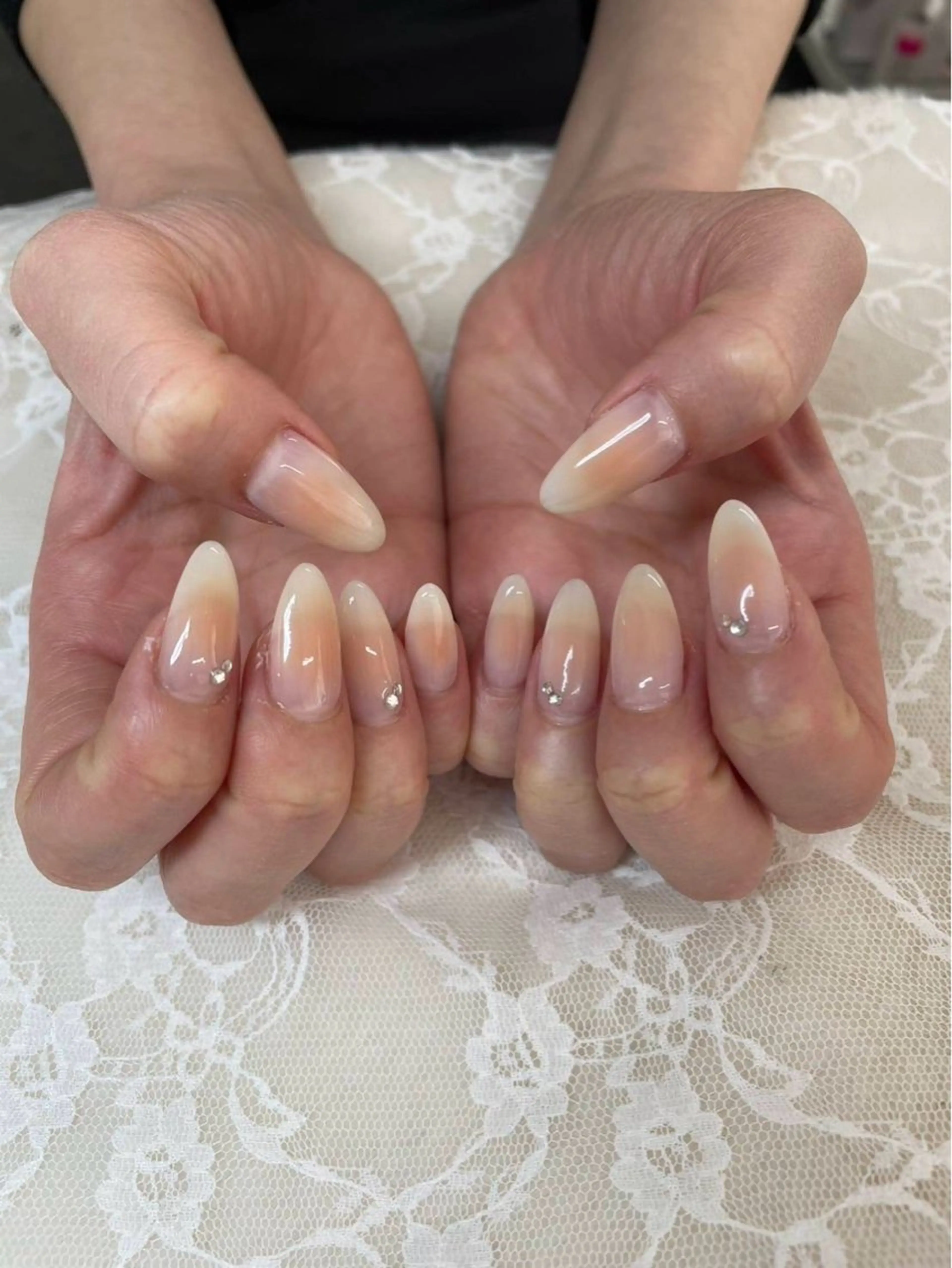 ネイル チークネイル ストーンネイル ワンホンネイル ハンドネイル ハンドケア 心斎橋Salon Epokkuのネイルデザイン