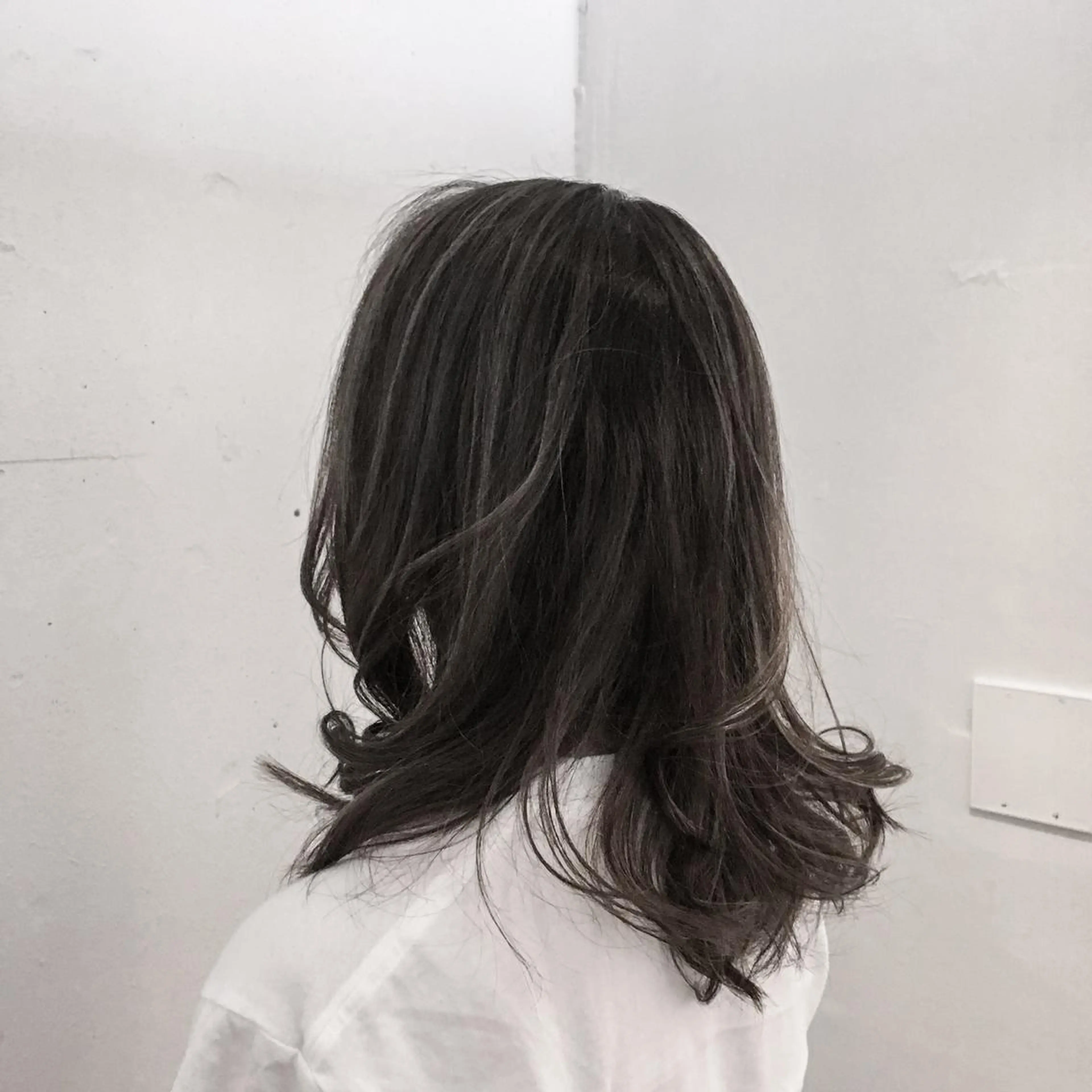 セミロング カラー ヘアカラー トミタ アツシのヘアスタイル