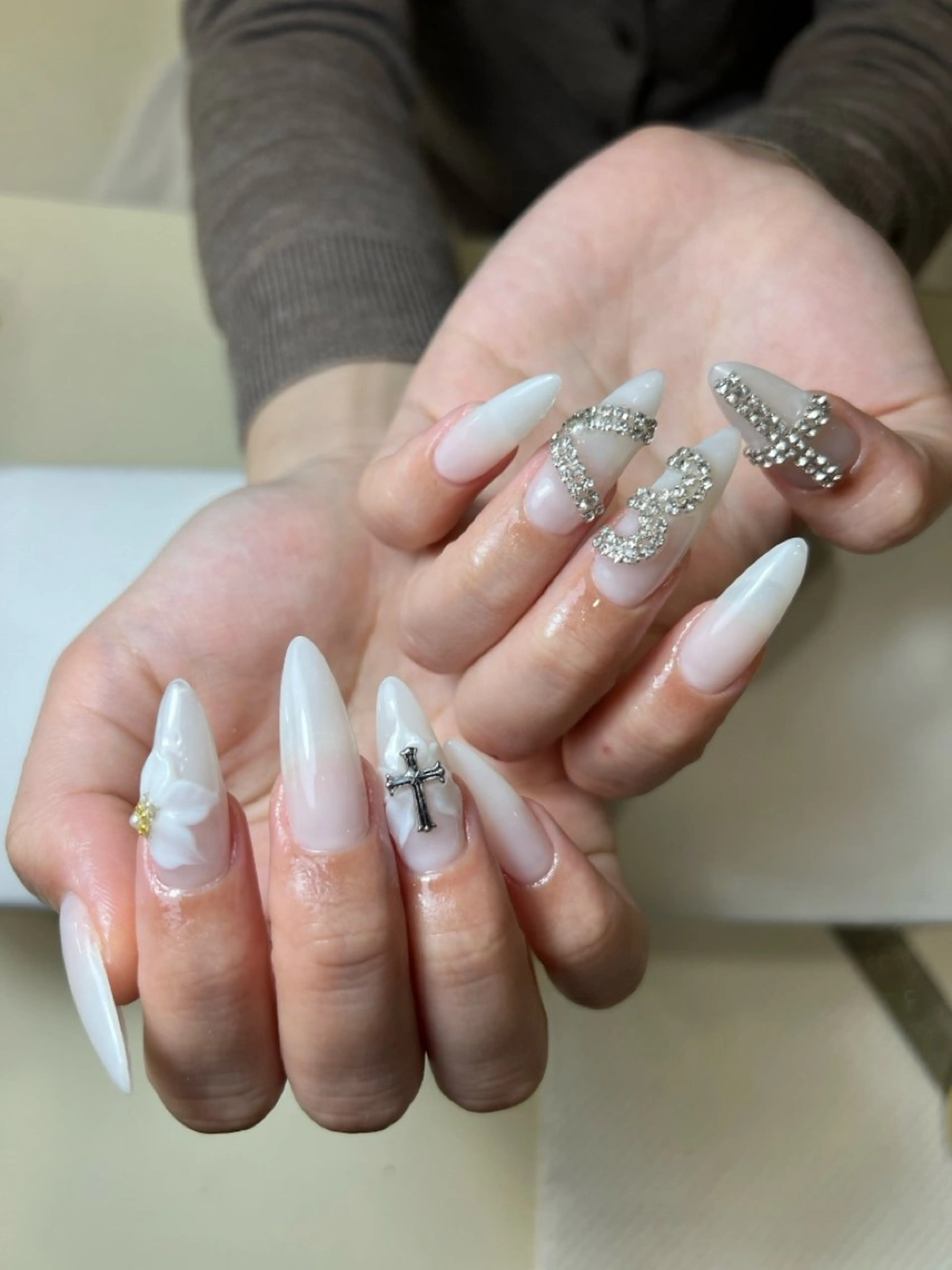 ネイル ボルドー ブラウン チークネイル ドット フットネイル ハンドネイル は なのネイルデザイン