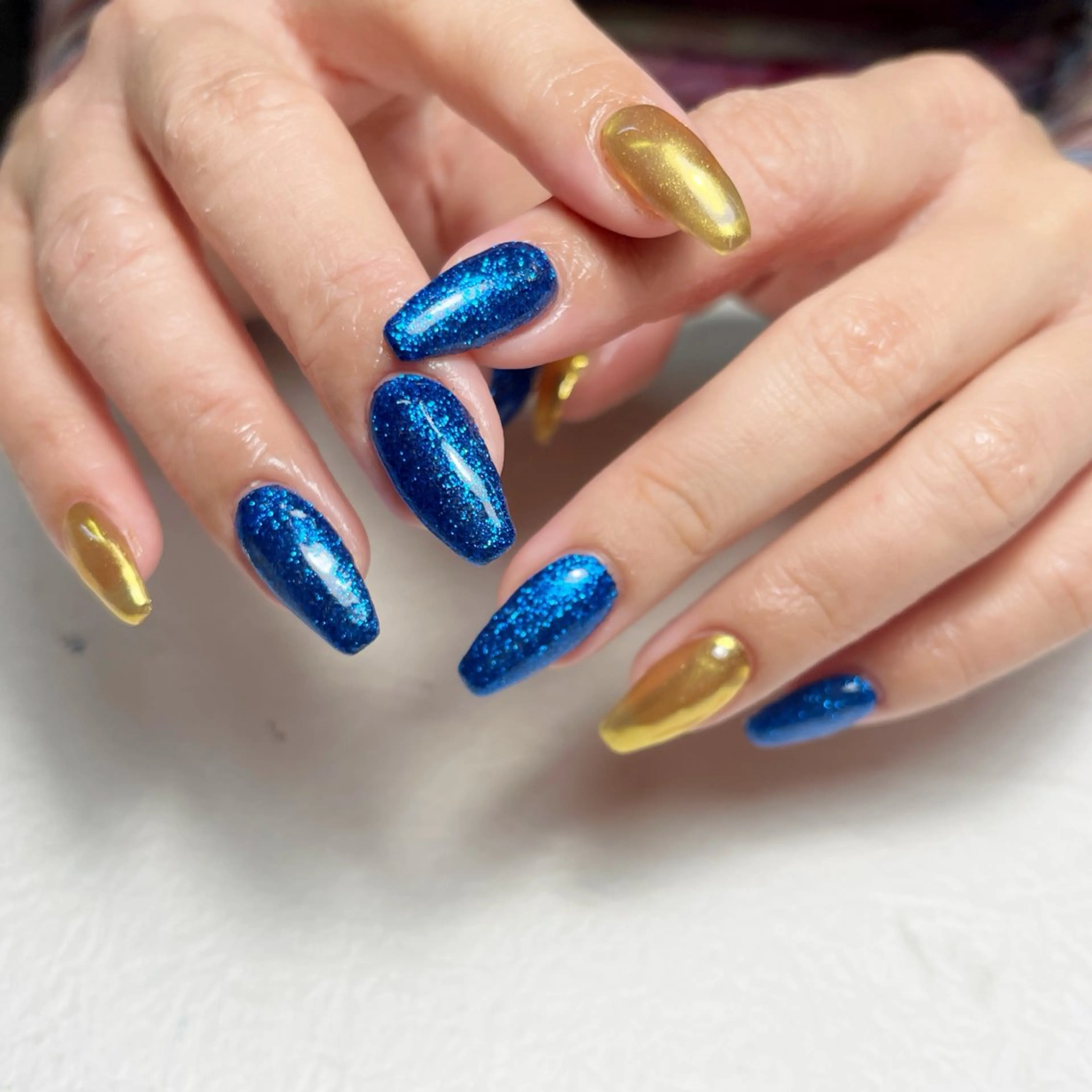 ネイル アートネイル ブルー フットネイル ジェルネイル ゴールド ハンドネイル Y nail なんば堀江店のネイルデザイン