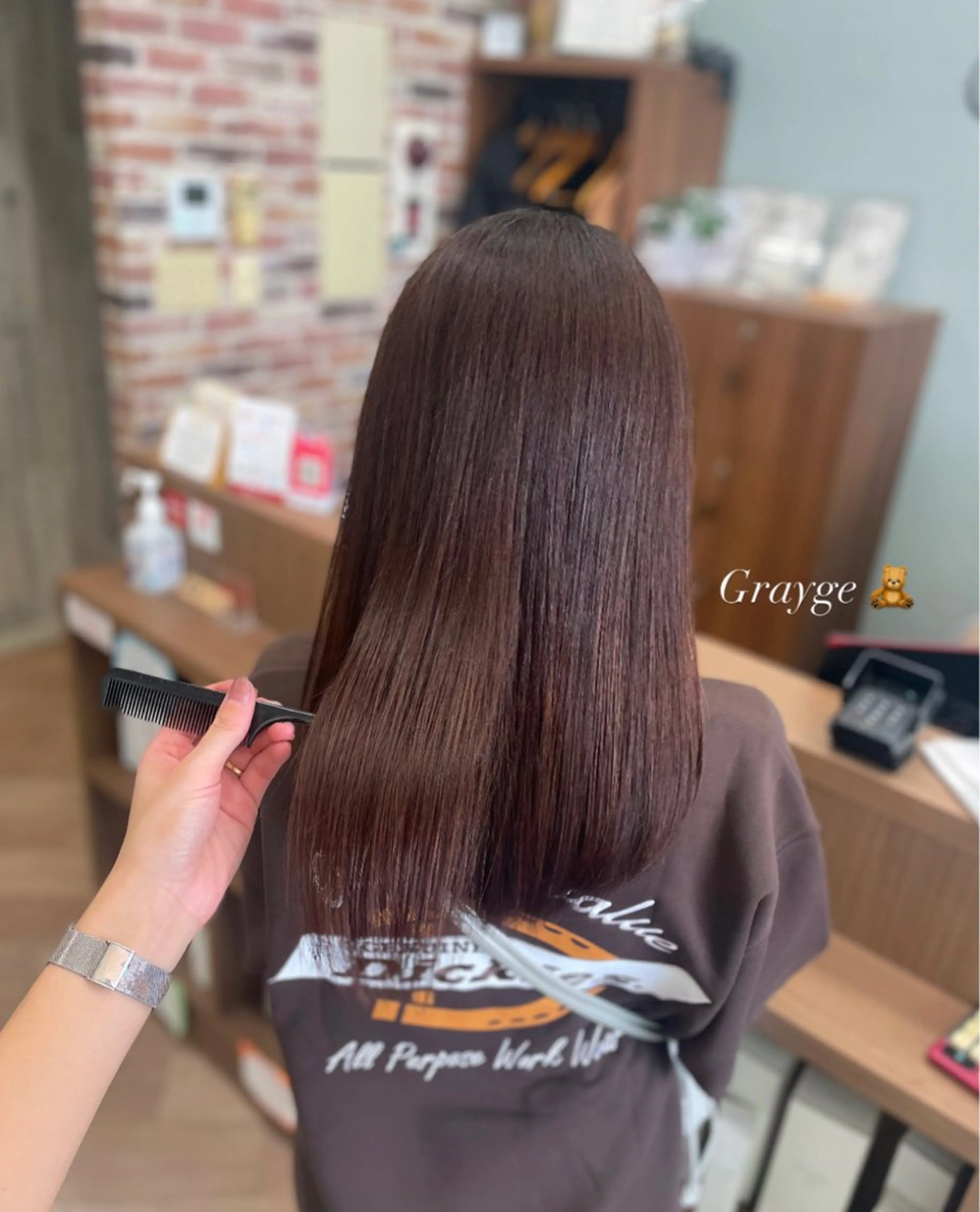 ロング カラー グレージュ トリートメント シミズ カエデ🍁のヘアスタイル