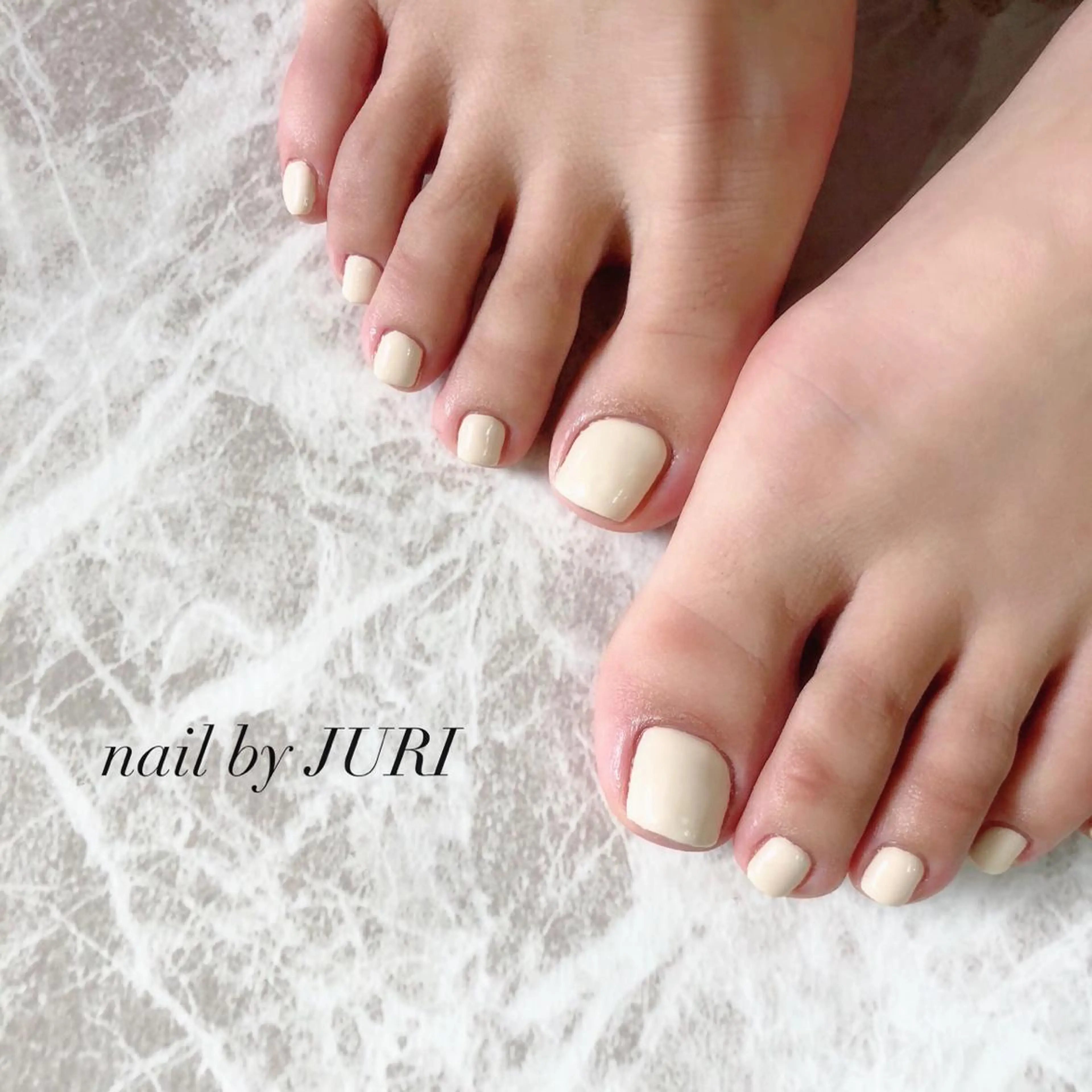 ネイル フットネイル フレンチネイル ジェルネイル ラメ(グリッター) ラメグラデーション NEO Beauty Salon所属・𝐍𝐄𝐎 𝐉𝐔𝐑𝐈のネイルデザイン