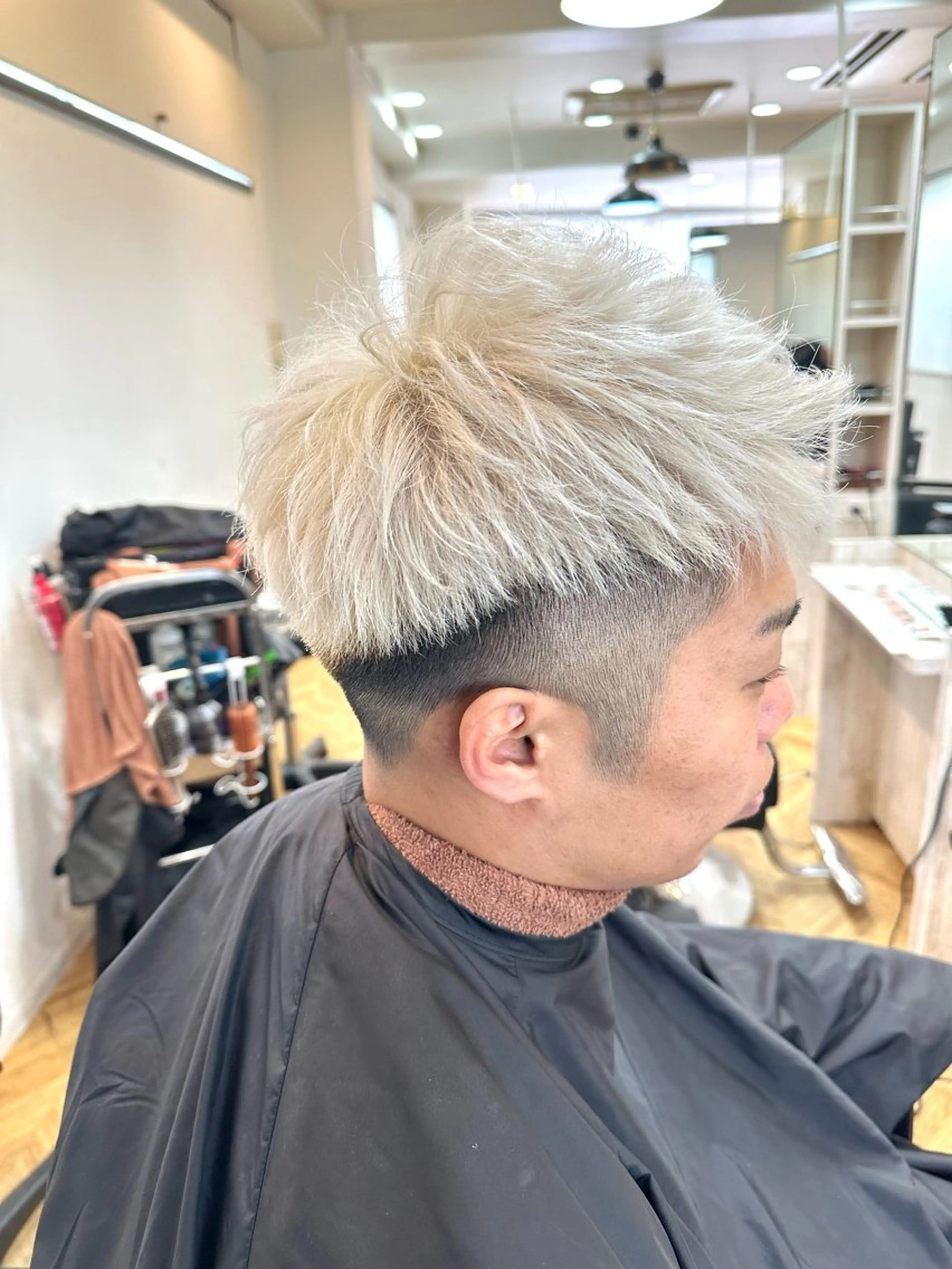 ショート ヘアカラー トリートメント ハイトーン髪質改善 家中貴典のヘアスタイル