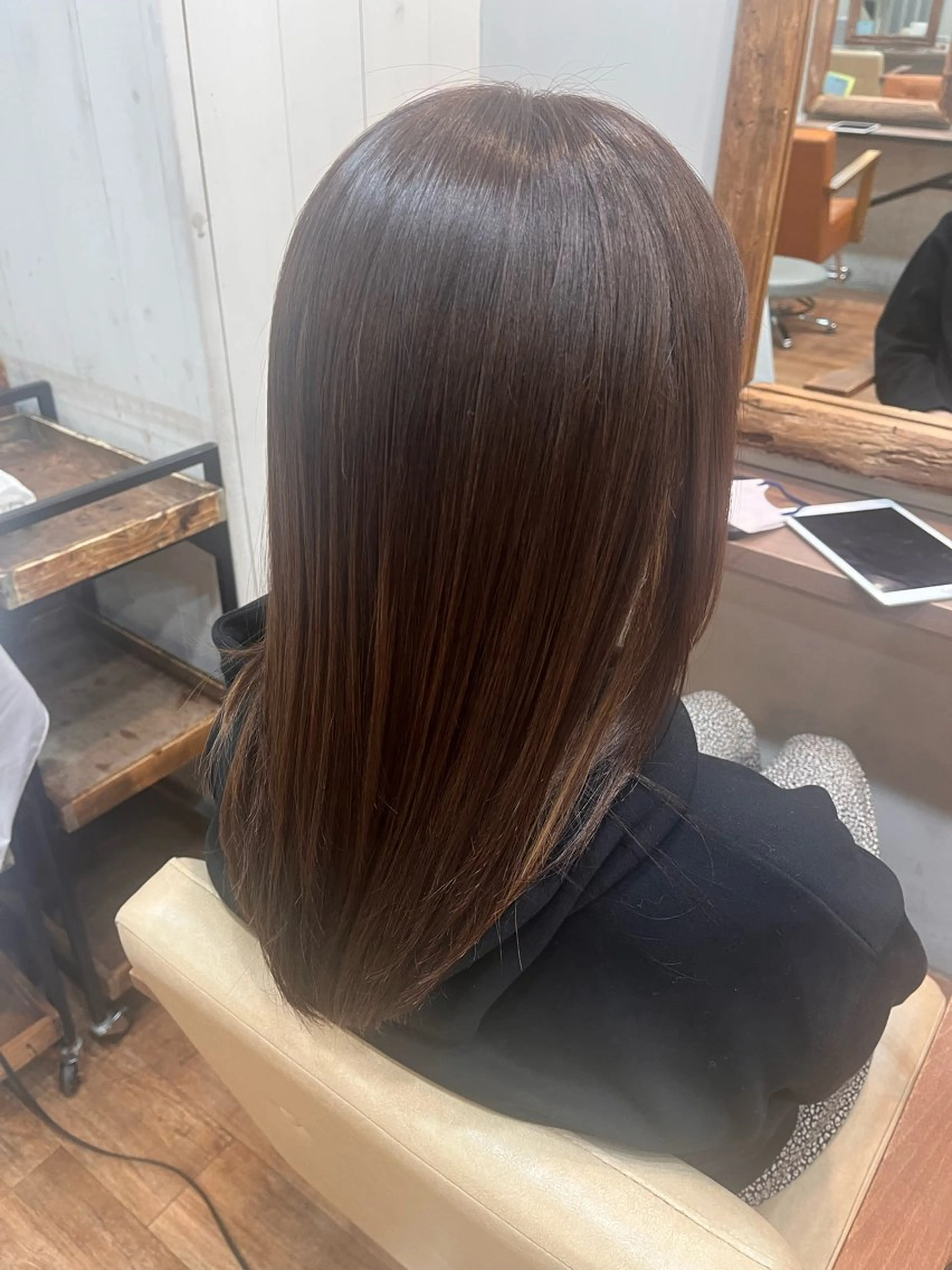 ロング レイヤーカット カット よしだ しおりのヘアスタイル