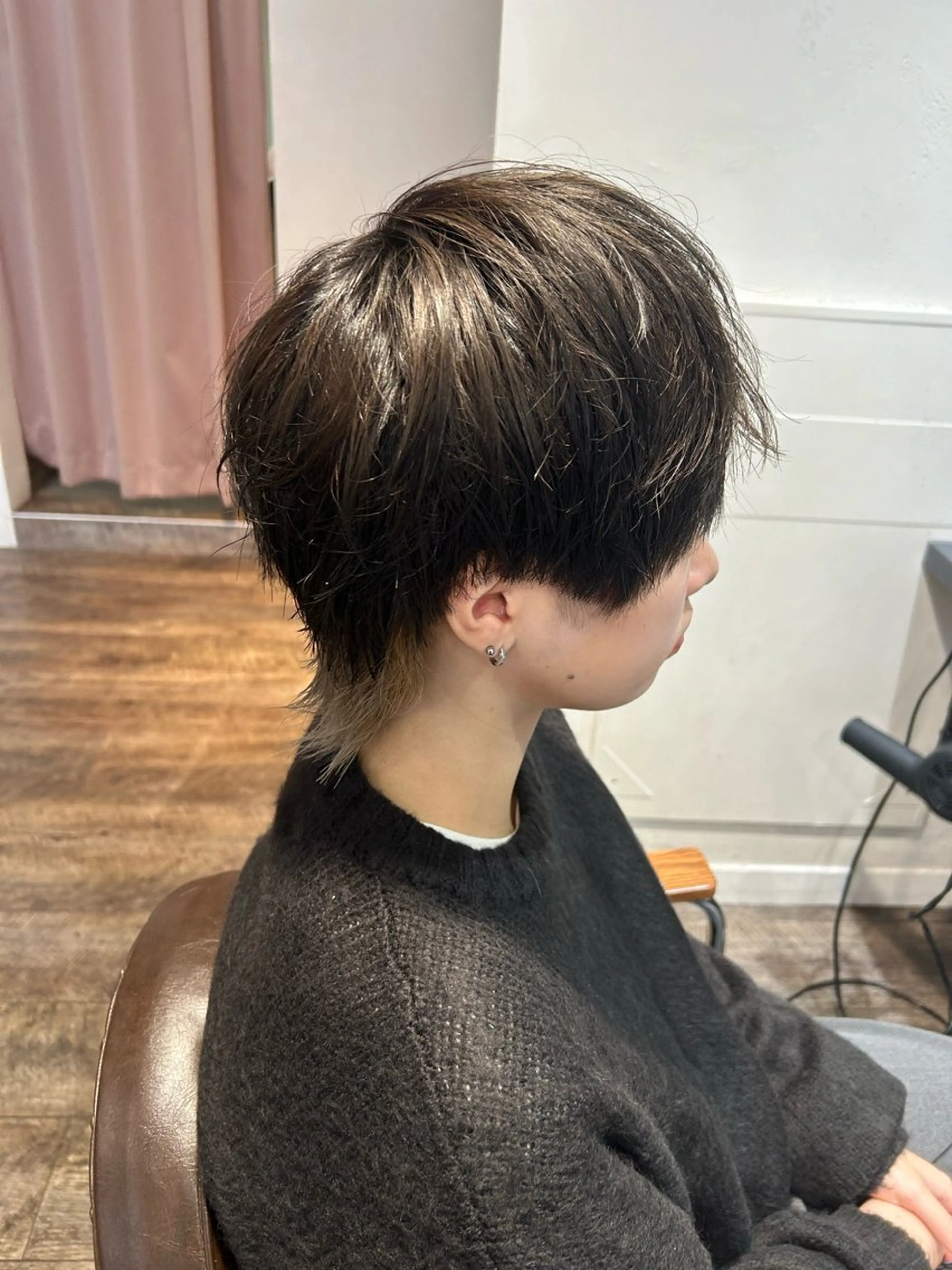 メンズ ラウンドマッシュ/ フェザーショート大阪のヘアスタイル