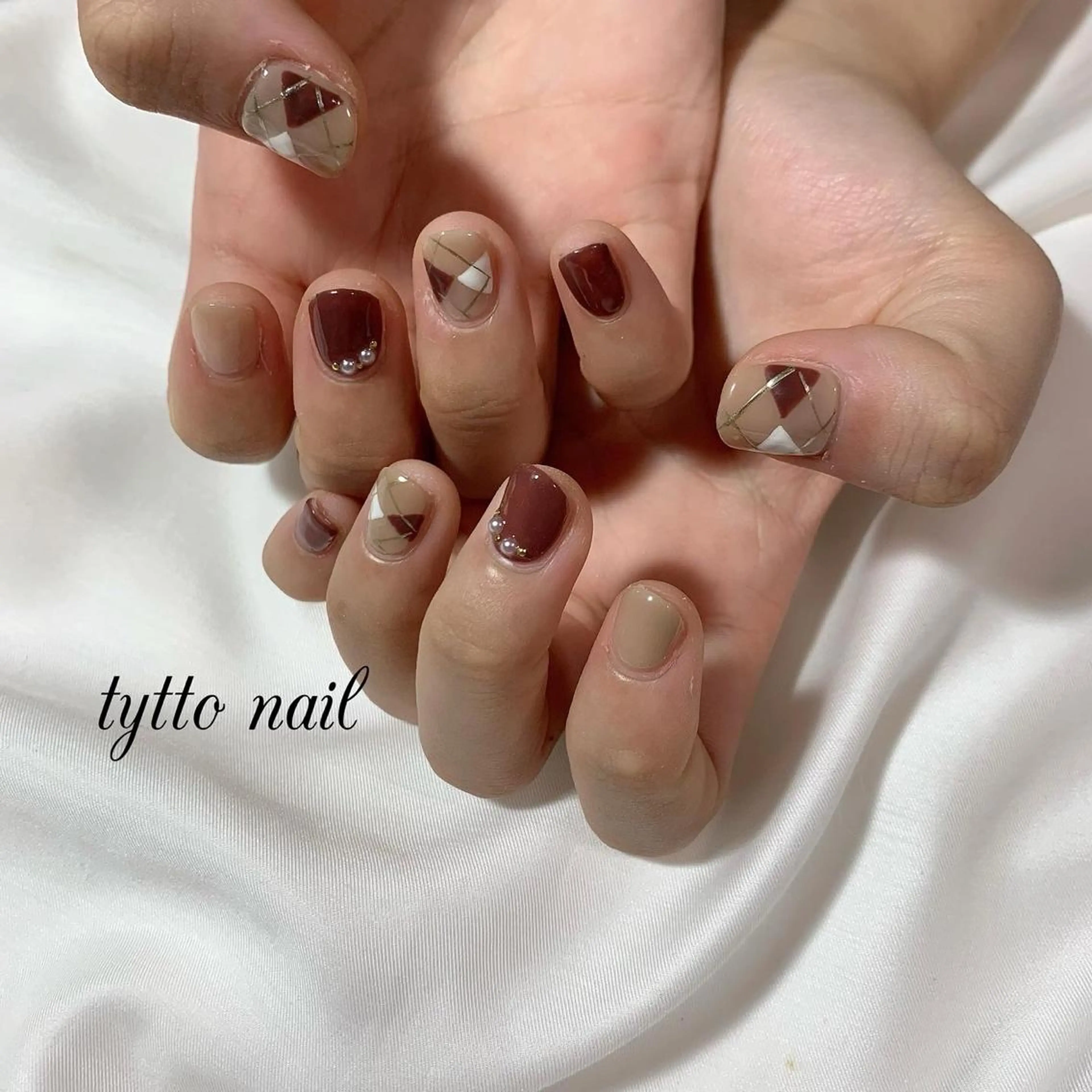 ネイル ブラウン 韓国ネイル オフィスネイル シンプルネイル ストーンネイル ハンドネイル tytto nail ❤︎‪‪eri‪‪のネイルデザイン