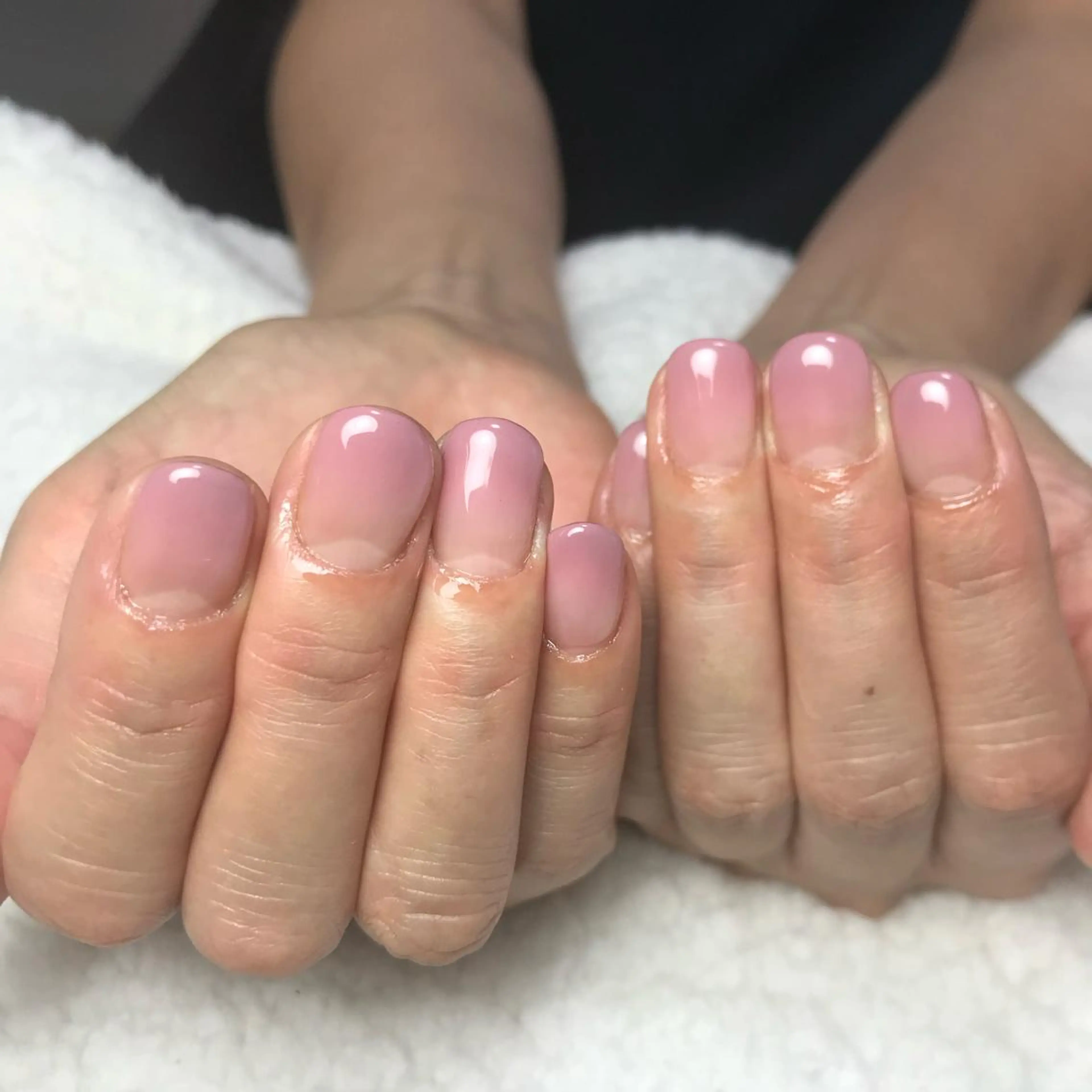 ネイル グラデーション ピンク ハンドネイル COCO+所属・COCO +のエステ・リラクイメージ