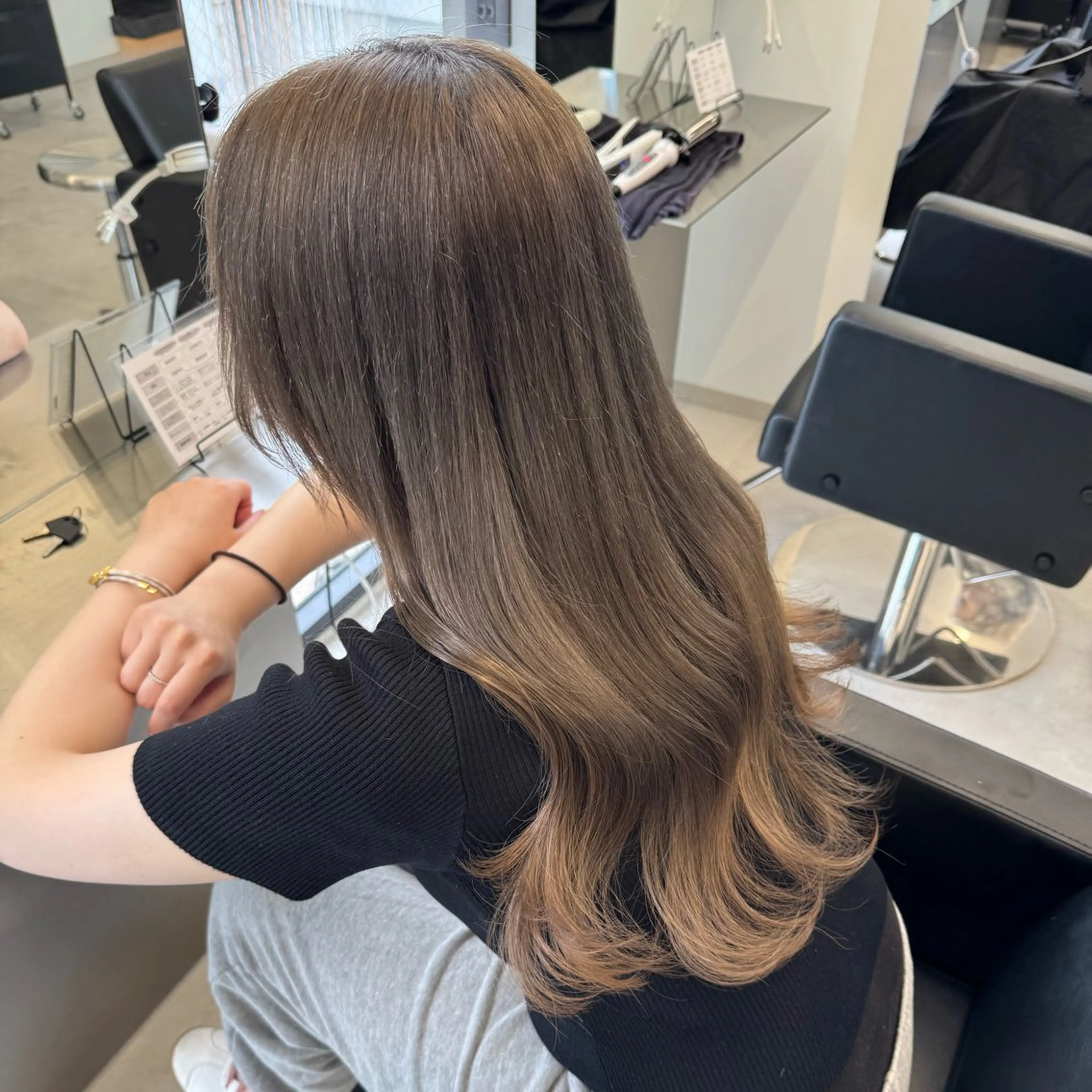 ロング カラー ブリーチ グレージュ ミルクティーグレージュ カット ヘアカラー エクステ/透明感 韓国ヘア/KENTAのヘアスタイル