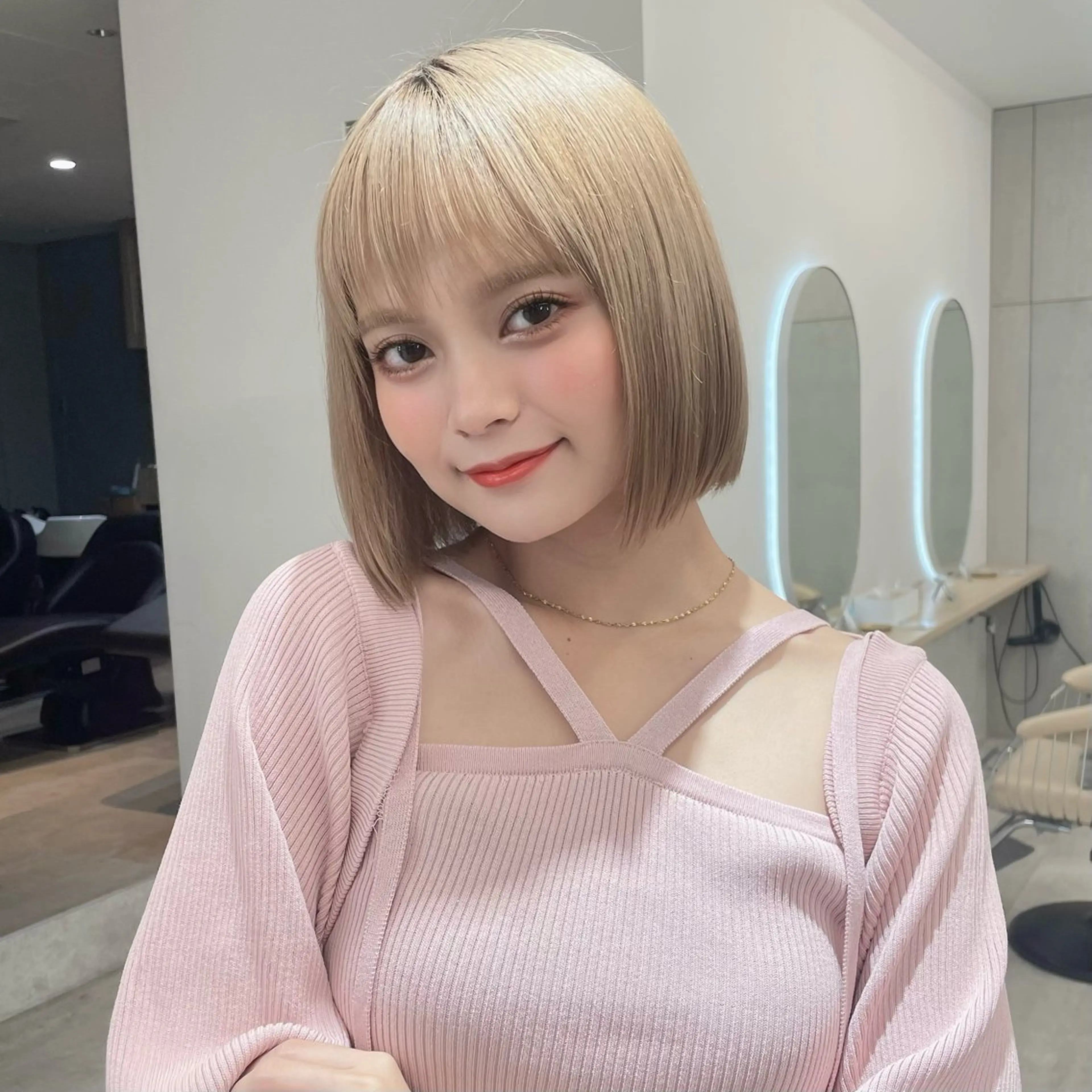 ショート ボブ SALOWIN銀座RAY ll所属・オオクラ マオのヘアスタイル