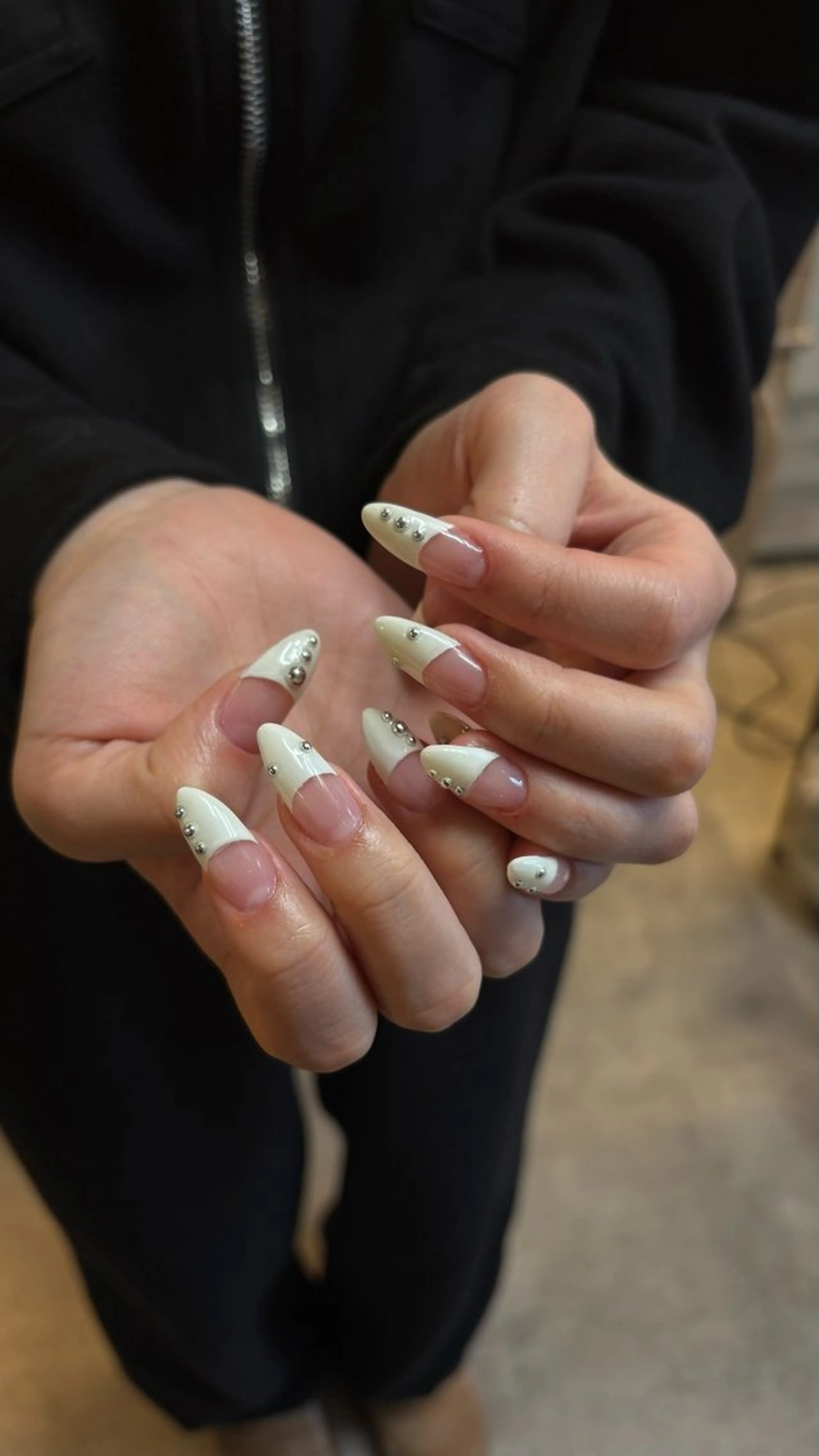 ネイル しおん🎶｜ひと 癖ニュアンス｜個性派のネイルデザイン