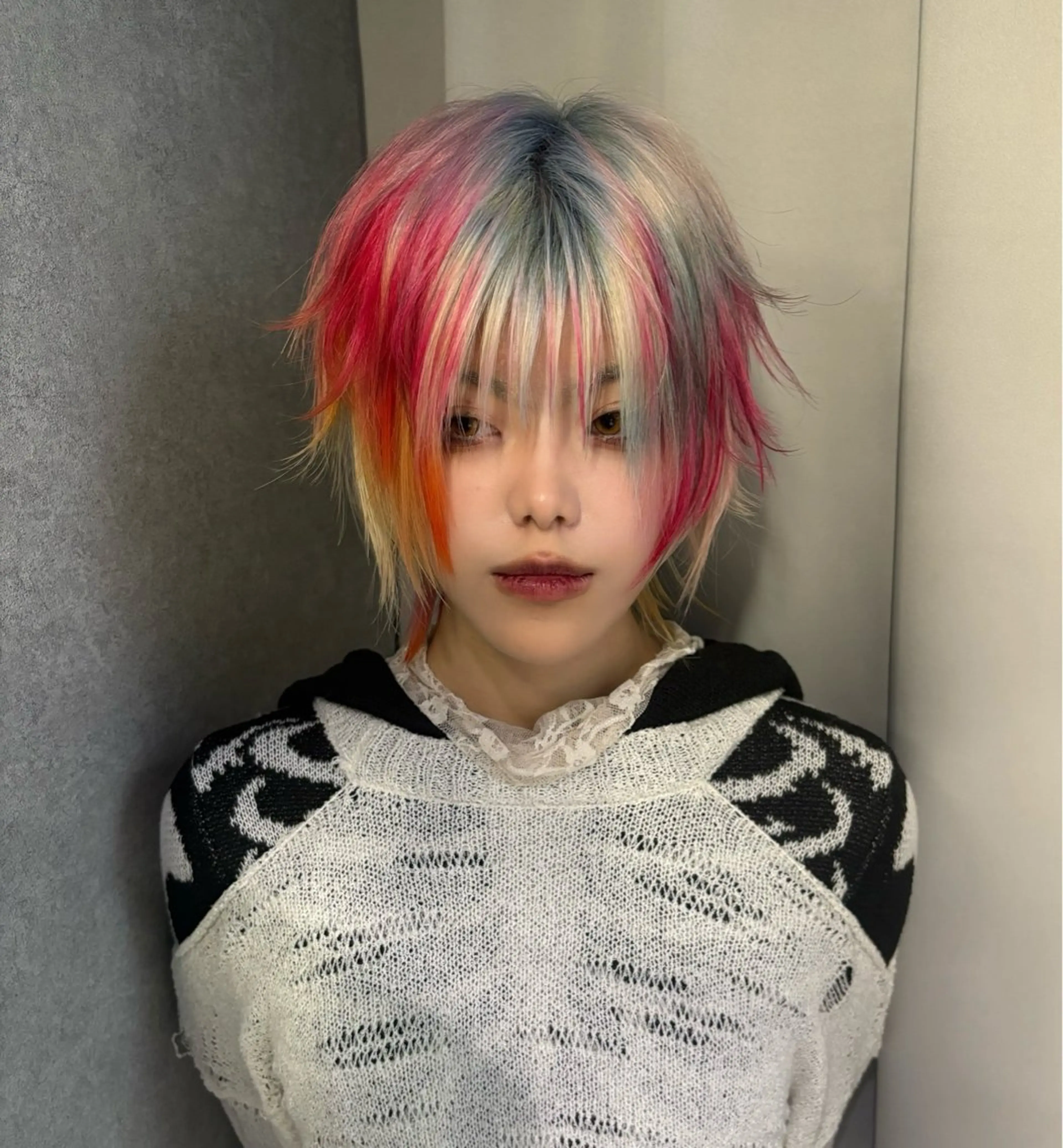 ショート カラー ブロンド シャギー カット ヘアカラー トリートメント rilas博多所属・jyui/原宿 ハイトーン/デザインのヘアスタイル