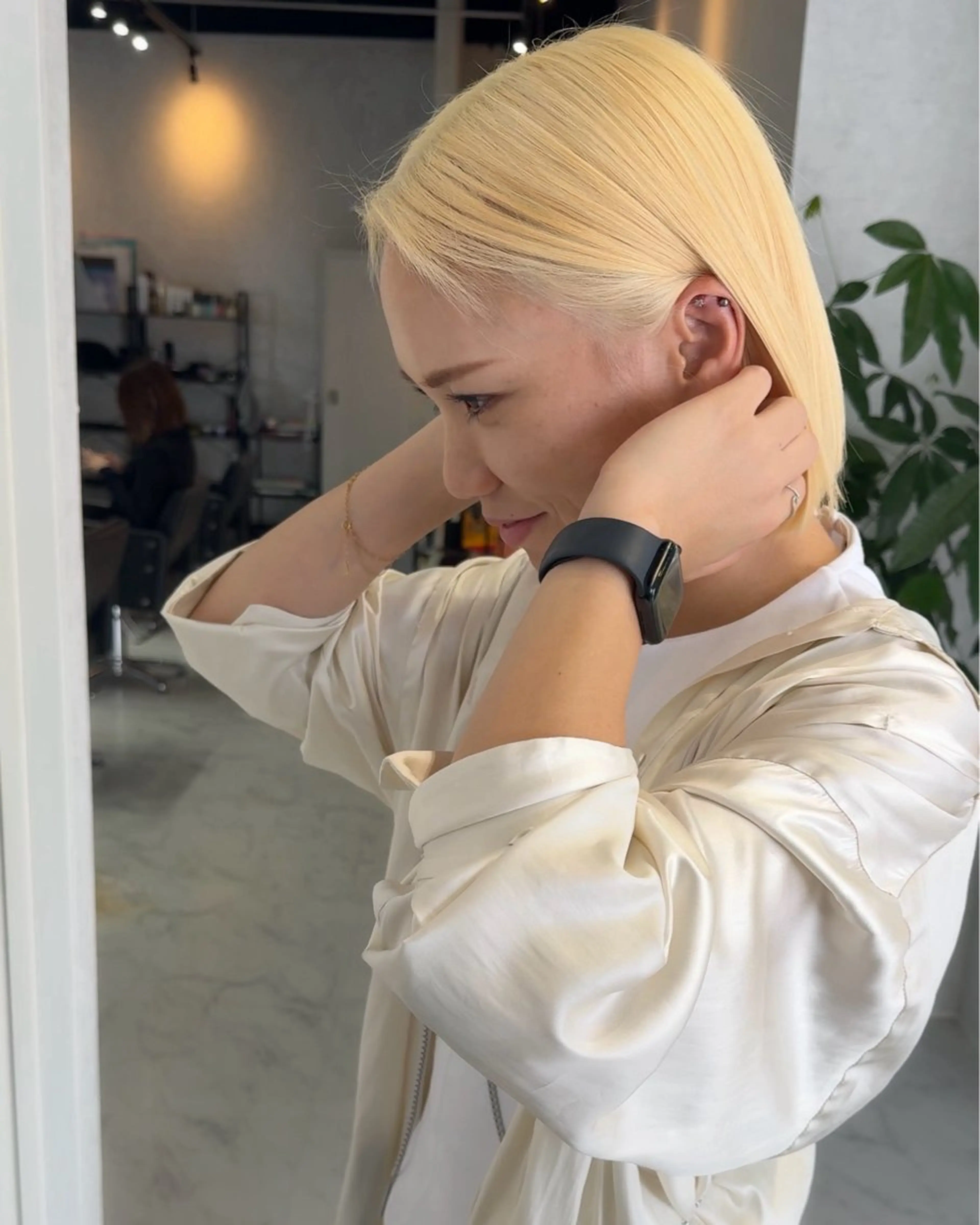 ショート カラー ヘアアレンジ バレイヤージュ ブリーチ 抜きっぱなしブロンド ブロンド ダブルカラー カット ヘアカラー トリートメント アンドウ ユウ/ レイヤーカット/韓国のヘアスタイル