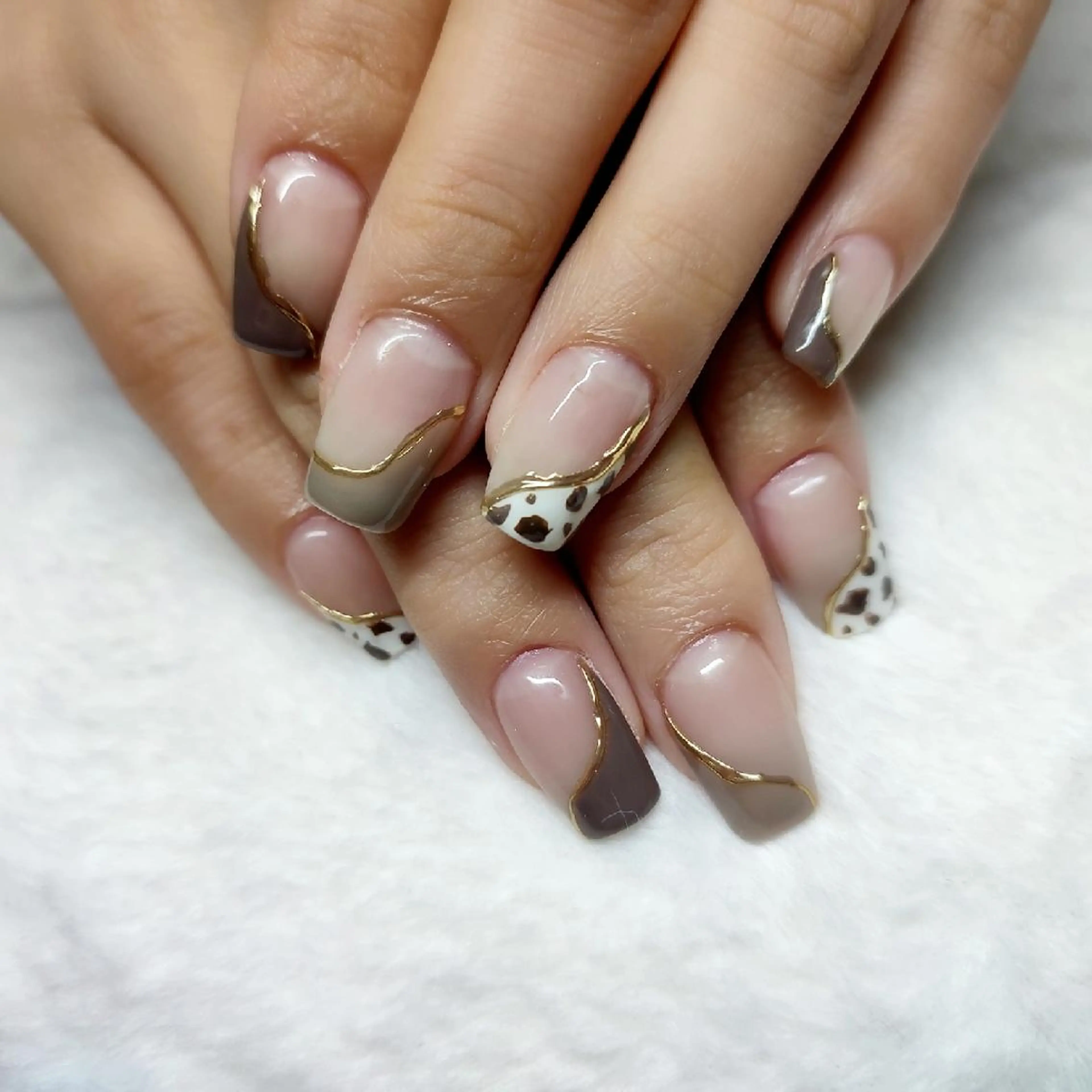 ネイル ハンドネイル RUNWAY 　　の眉毛・アイブロウイメージ